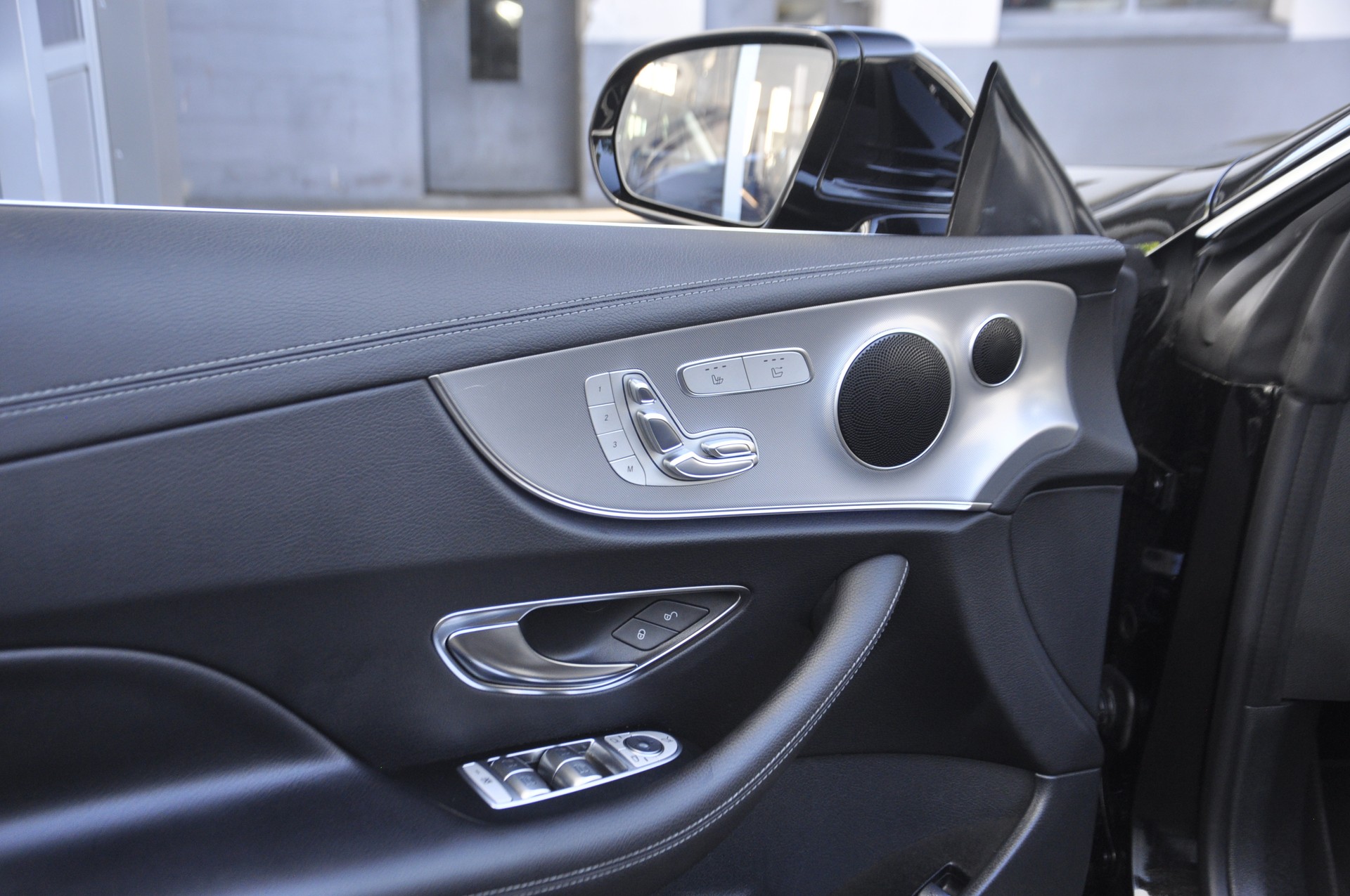 MERCEDES-BENZ E 200 Cabriolet Avantgarde 9G-Tronic-image-7
