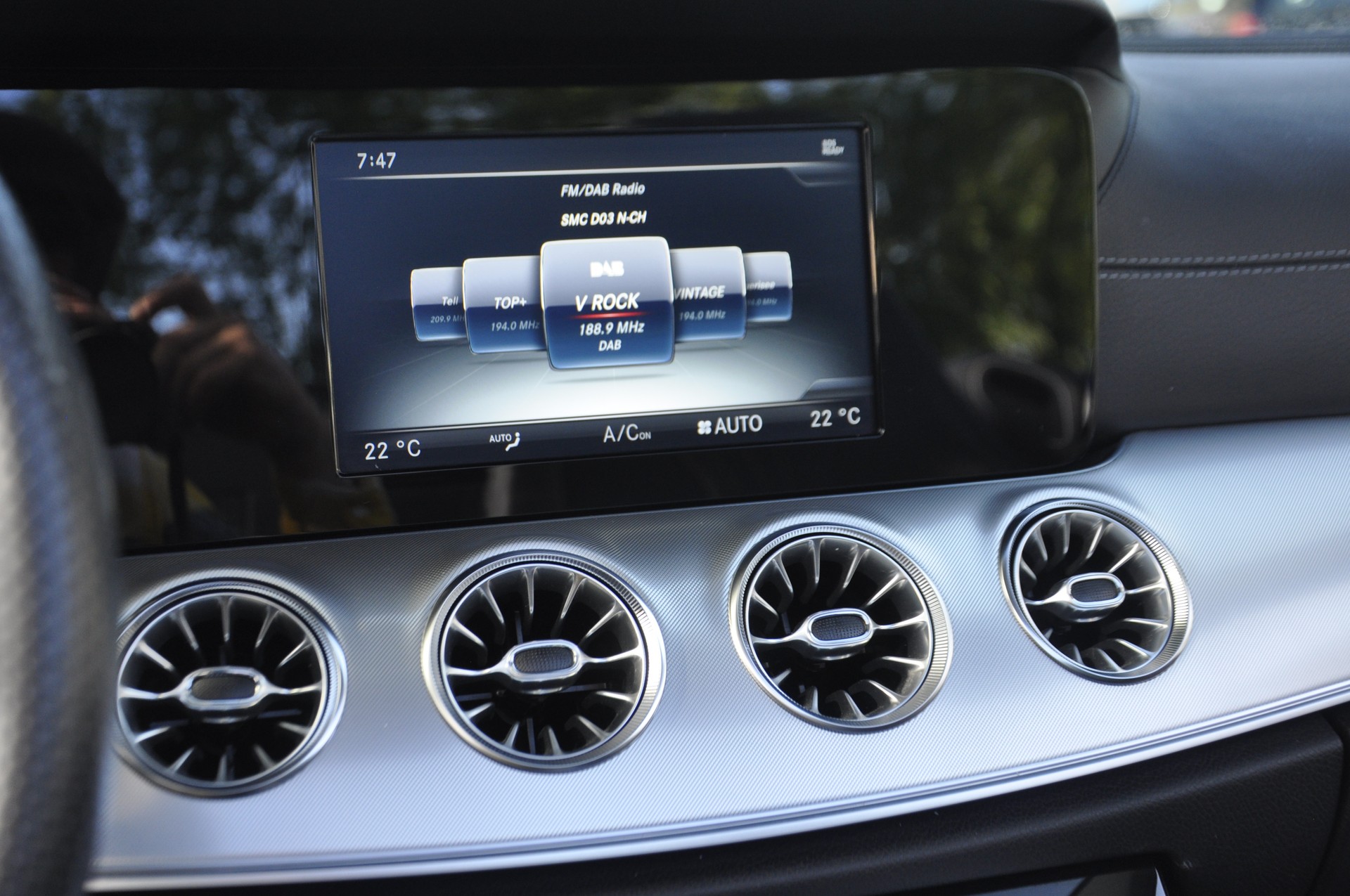 MERCEDES-BENZ E 200 Cabriolet Avantgarde 9G-Tronic-image-13