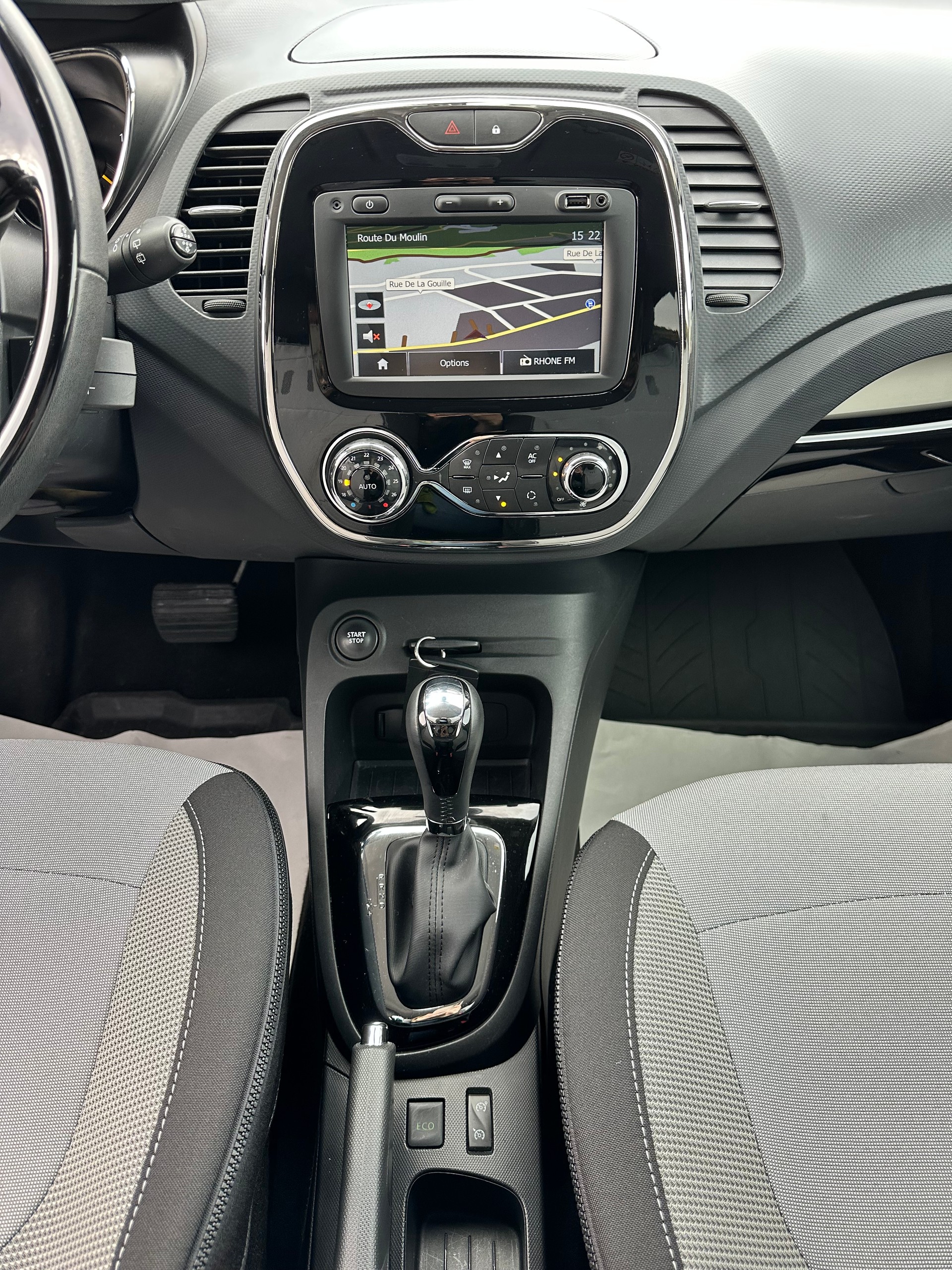 RENAULT Captur 1.2 T 16V Privilège EDC-image-13