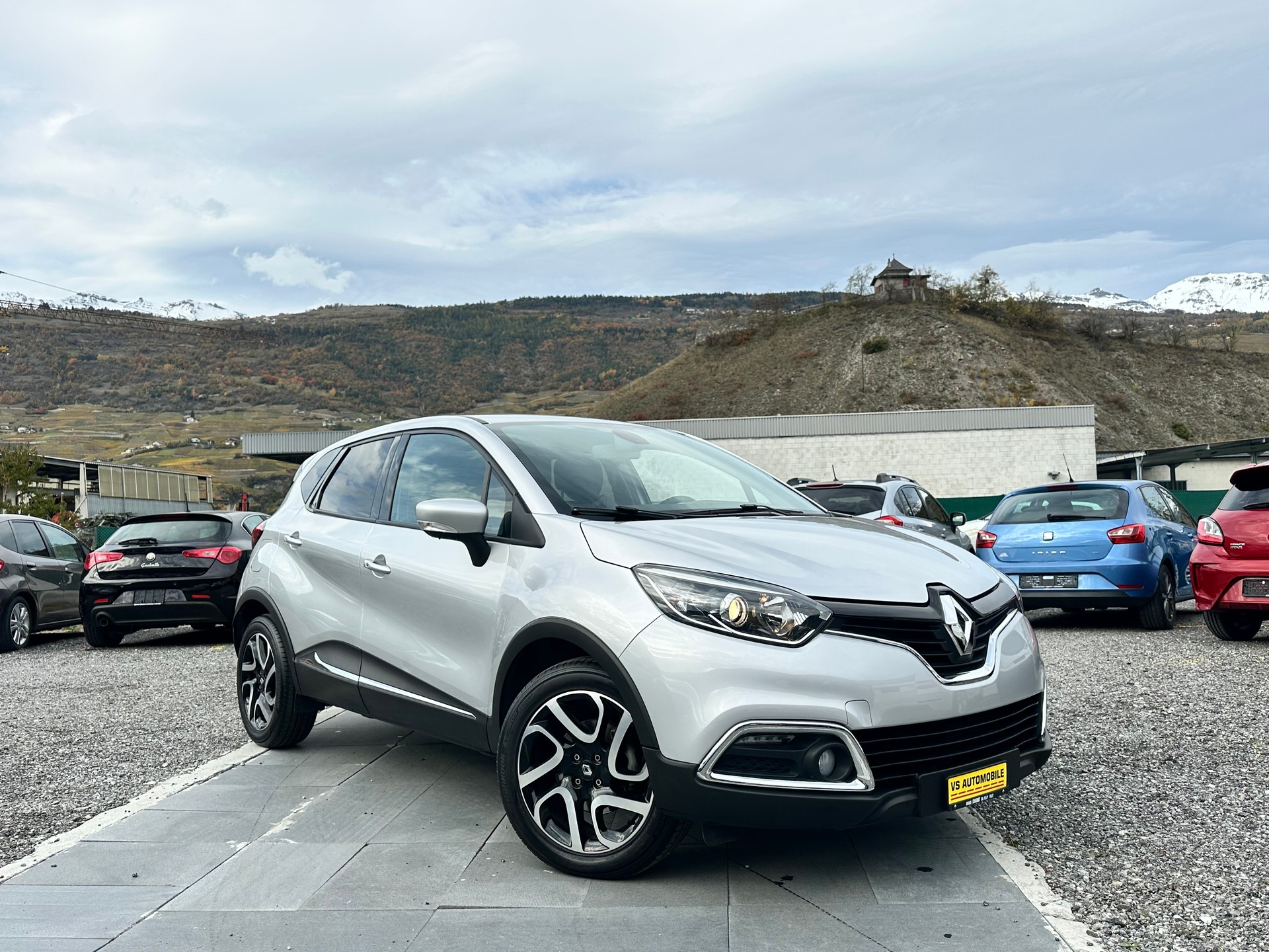 RENAULT Captur 1.2 T 16V Privilège EDC-image-1