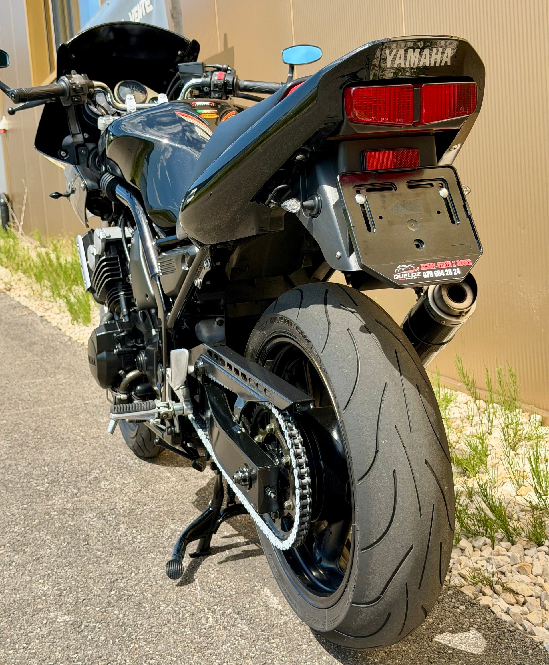 YAMAHA FZS 600 Fazer-image-12