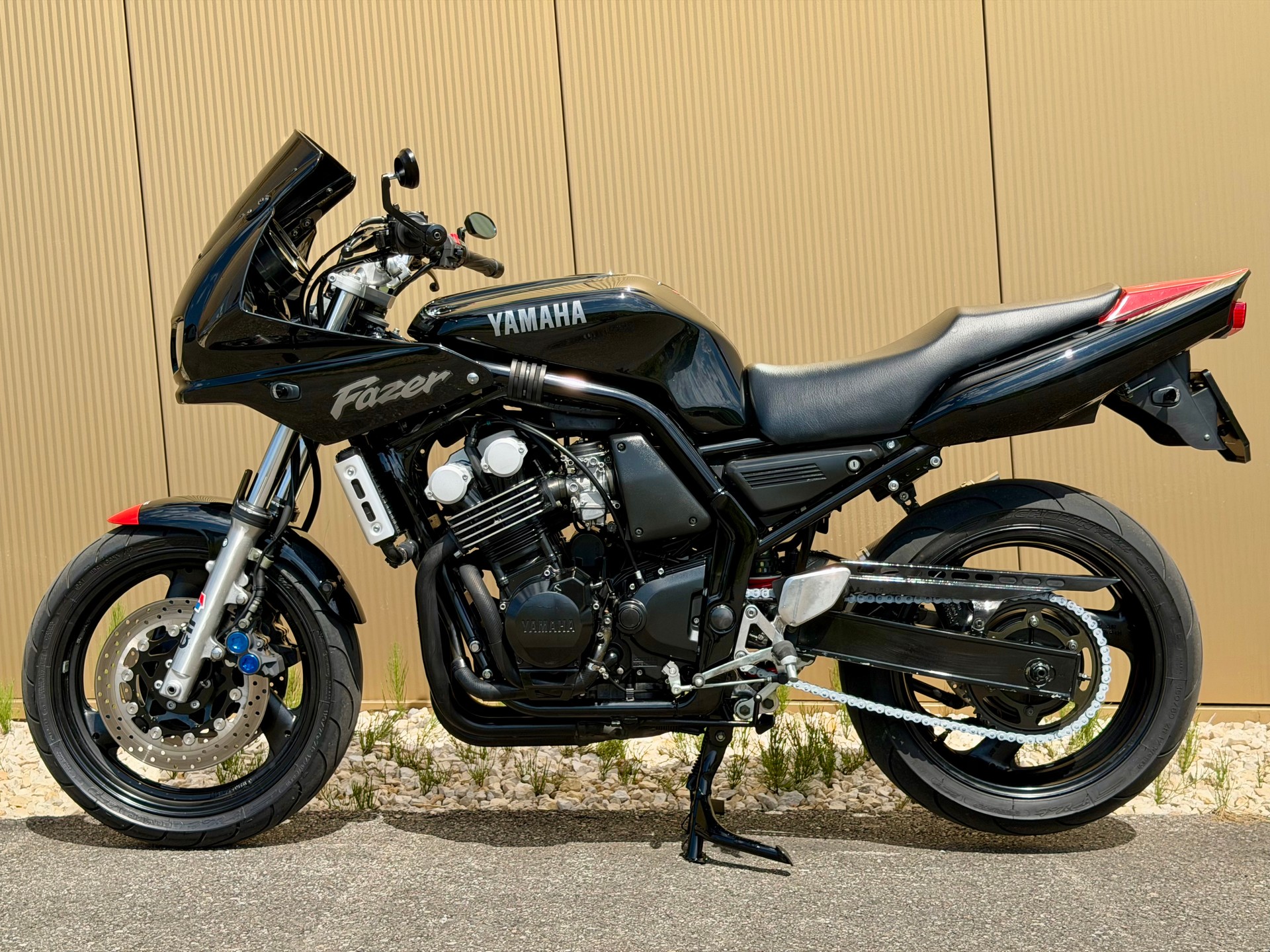 YAMAHA FZS 600 Fazer-image-10