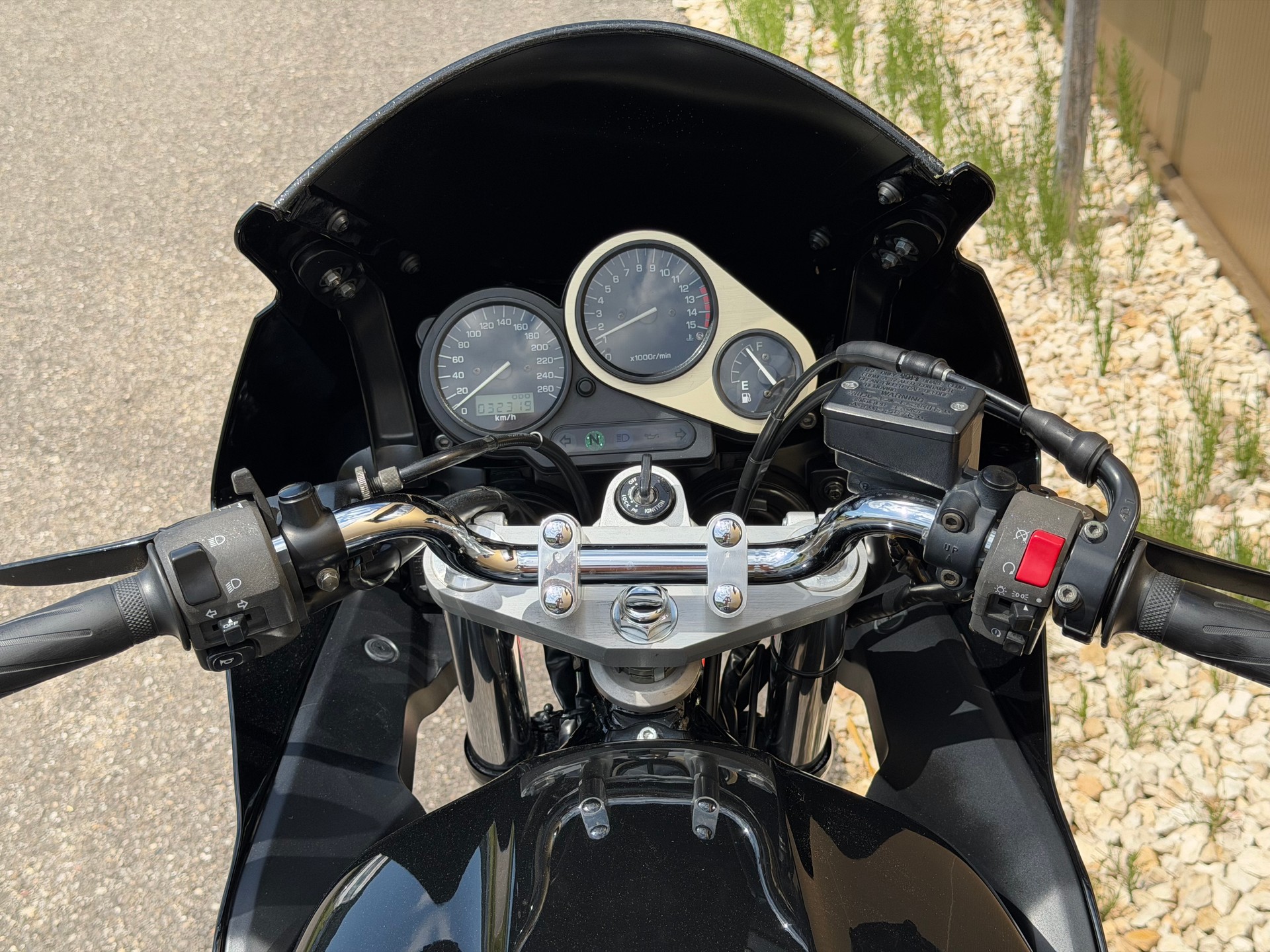 YAMAHA FZS 600 Fazer-image-15