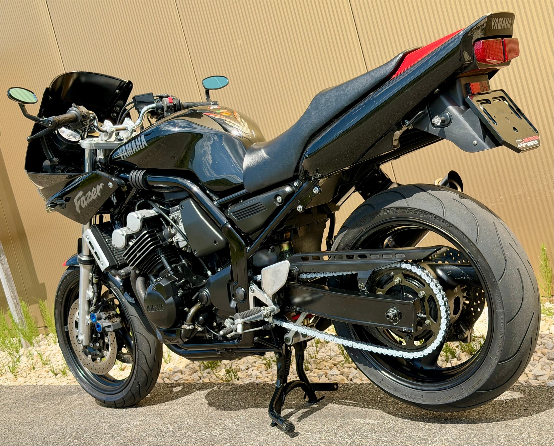 YAMAHA FZS 600 Fazer-image-11