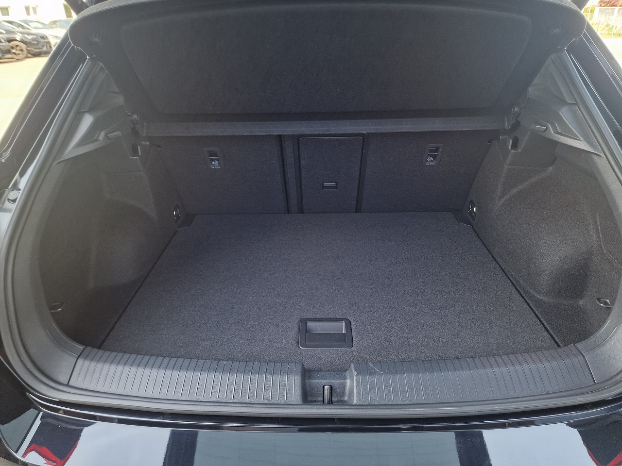 VW T-Roc 2.0 TSI R DSG 4Motion-image-29