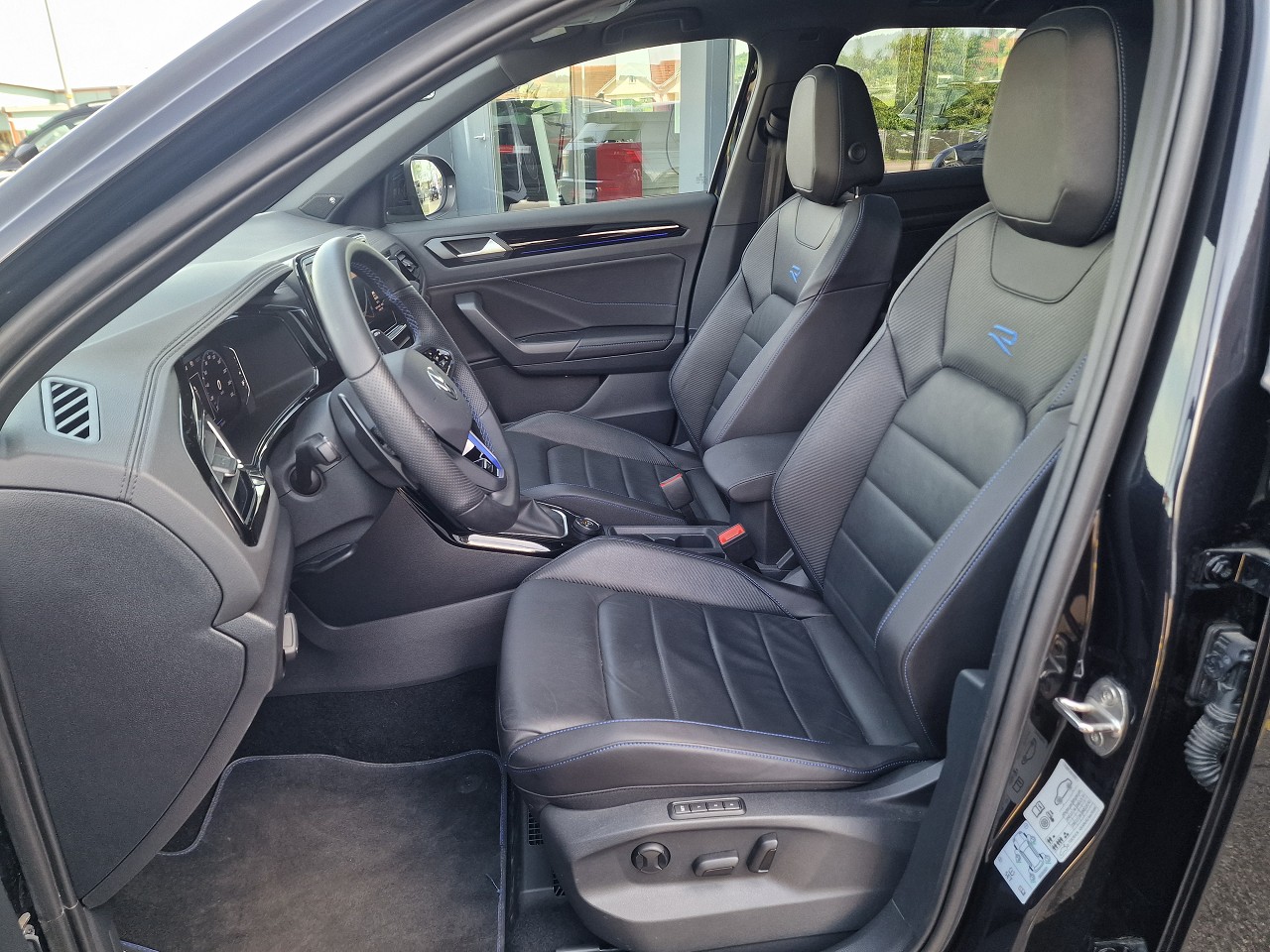 VW T-Roc 2.0 TSI R DSG 4Motion-image-9