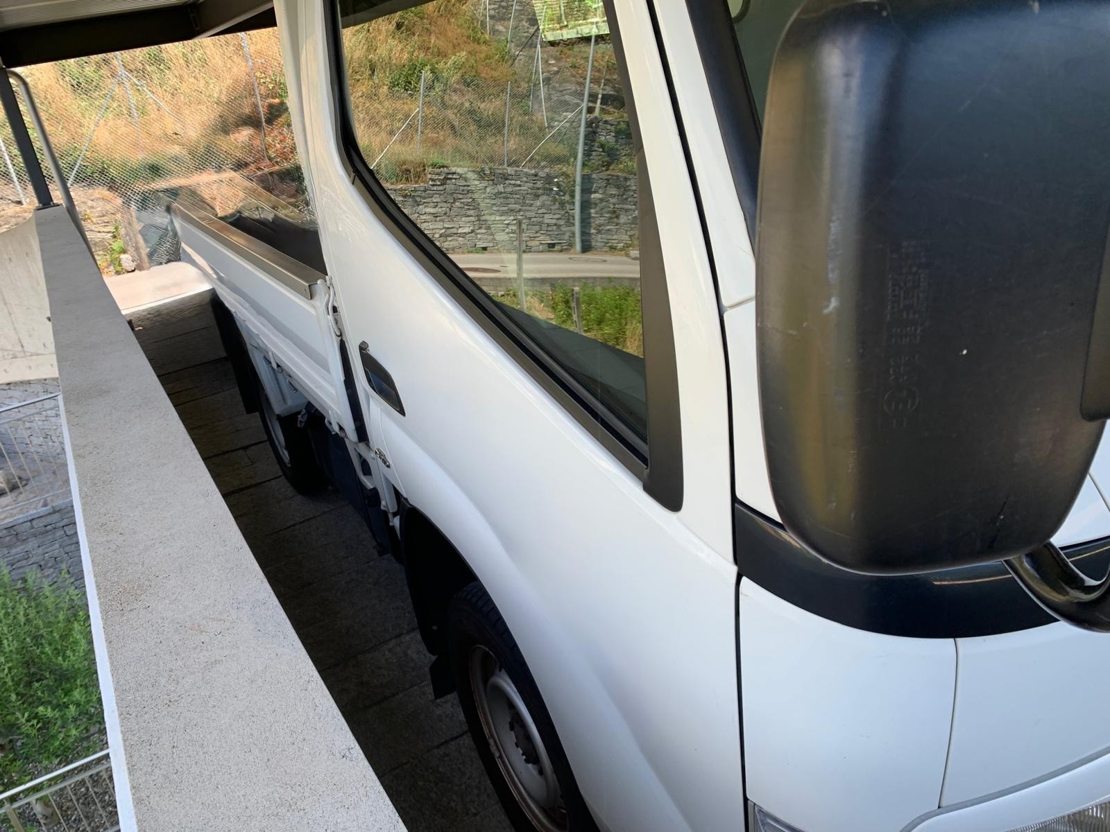 TOYOTA Dyna 100 SWB-image-2