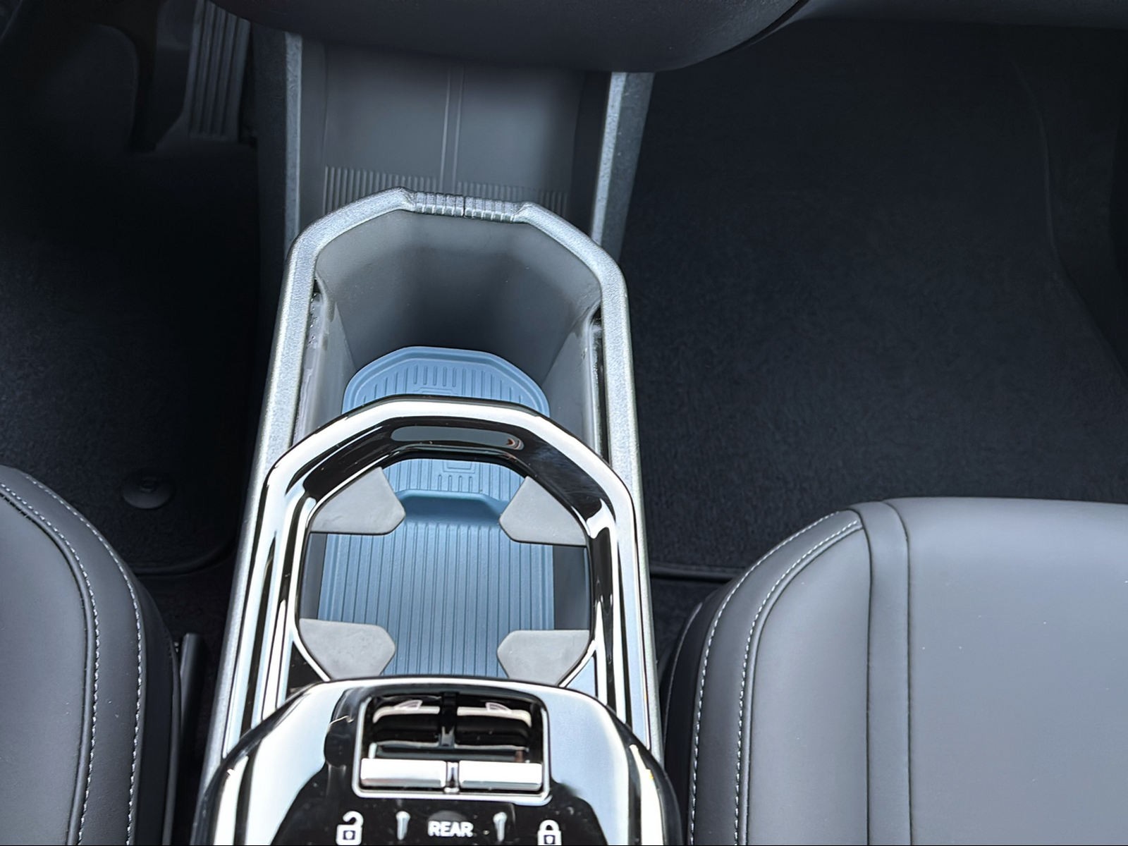 VOLVO EX30 Cross Country E60 69kWh Twin Performance AWD-image-15