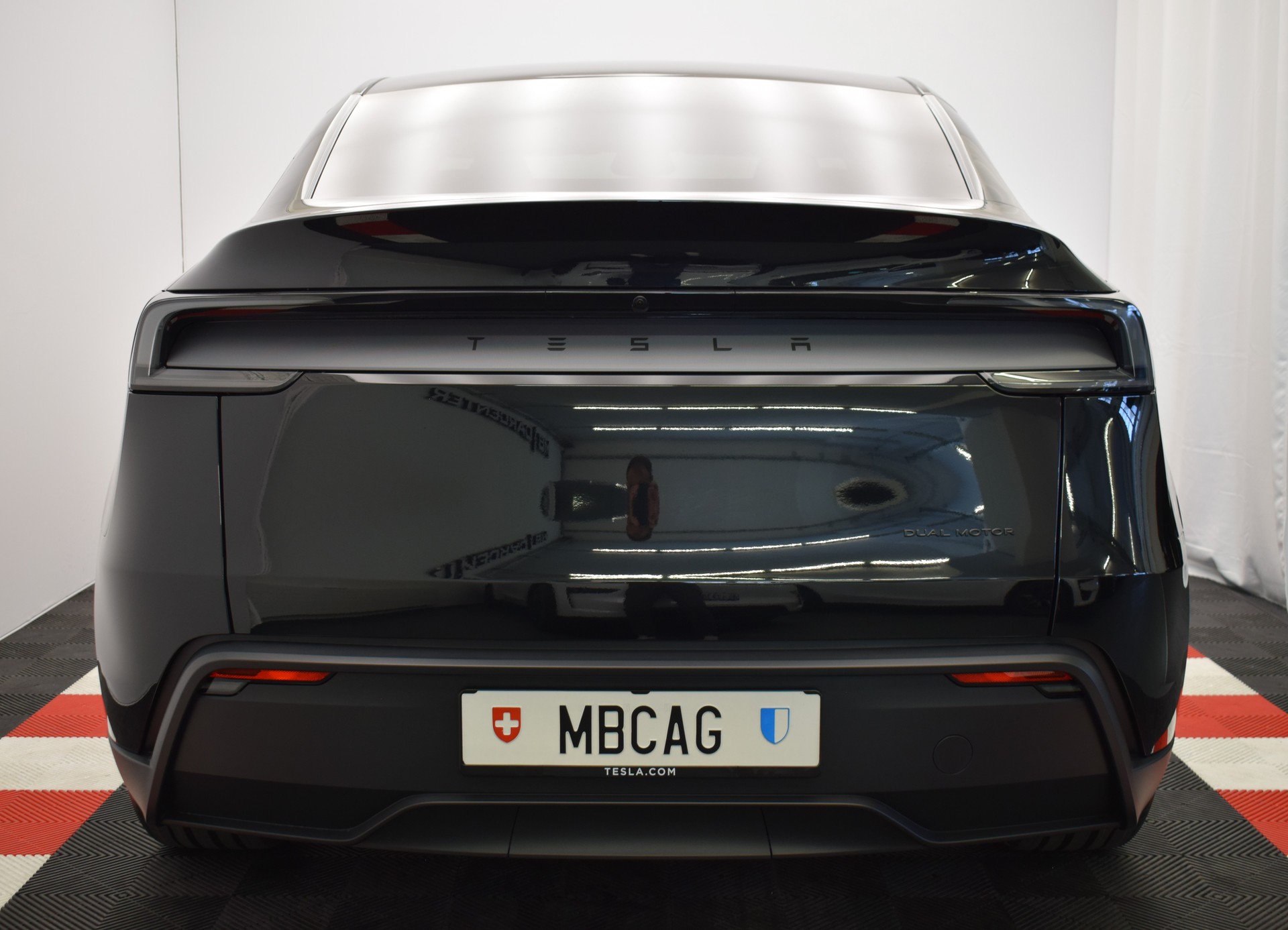 TESLA Model Y Premium Long Range AWD, Made in Berlin-image-11