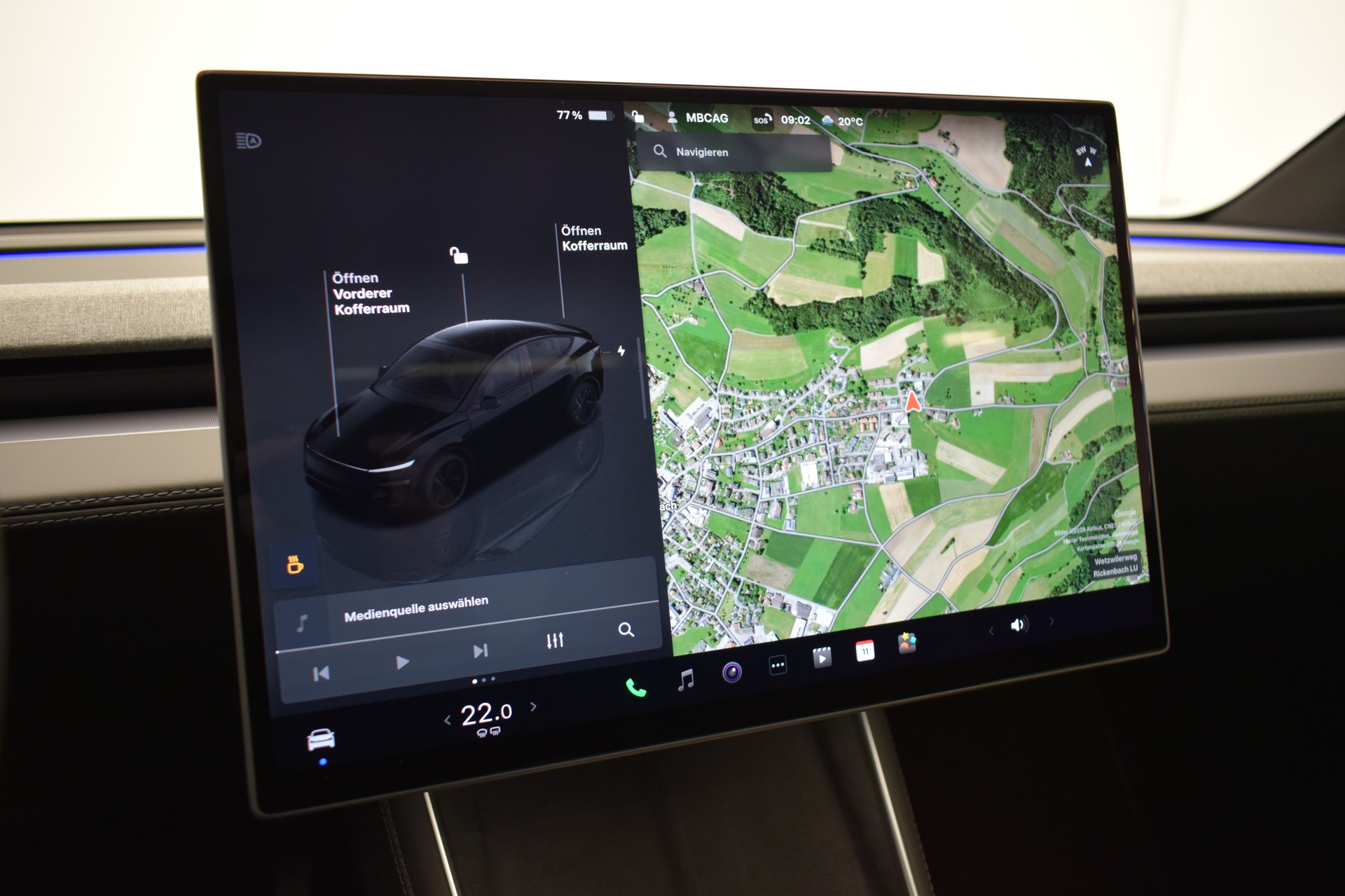 TESLA Model Y Premium Long Range AWD, Made in Berlin-image-22