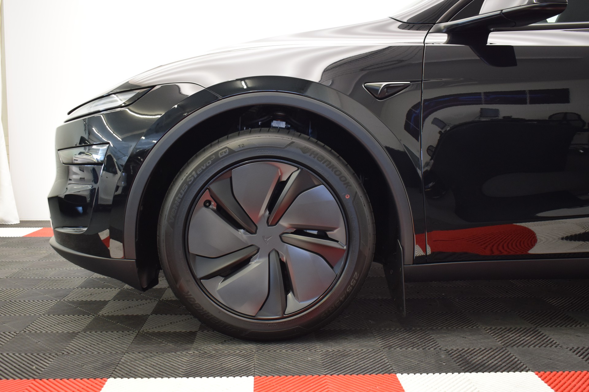 TESLA Model Y Premium Long Range AWD, Made in Berlin-image-7