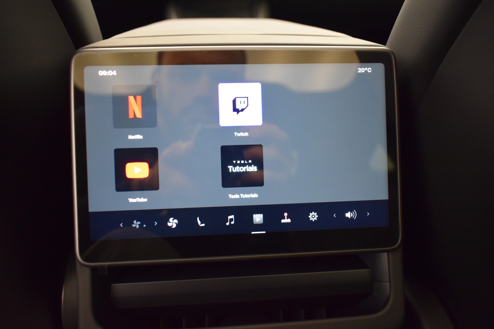 TESLA Model Y Premium Long Range AWD, Made in Berlin-image-30