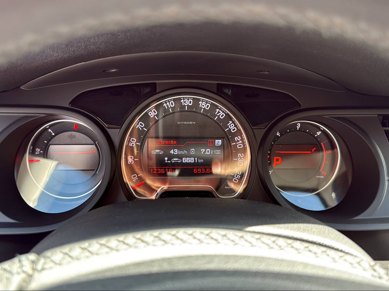 CITROEN C5 Tourer 2.0 HDi CrossTourer Automatic-image-15