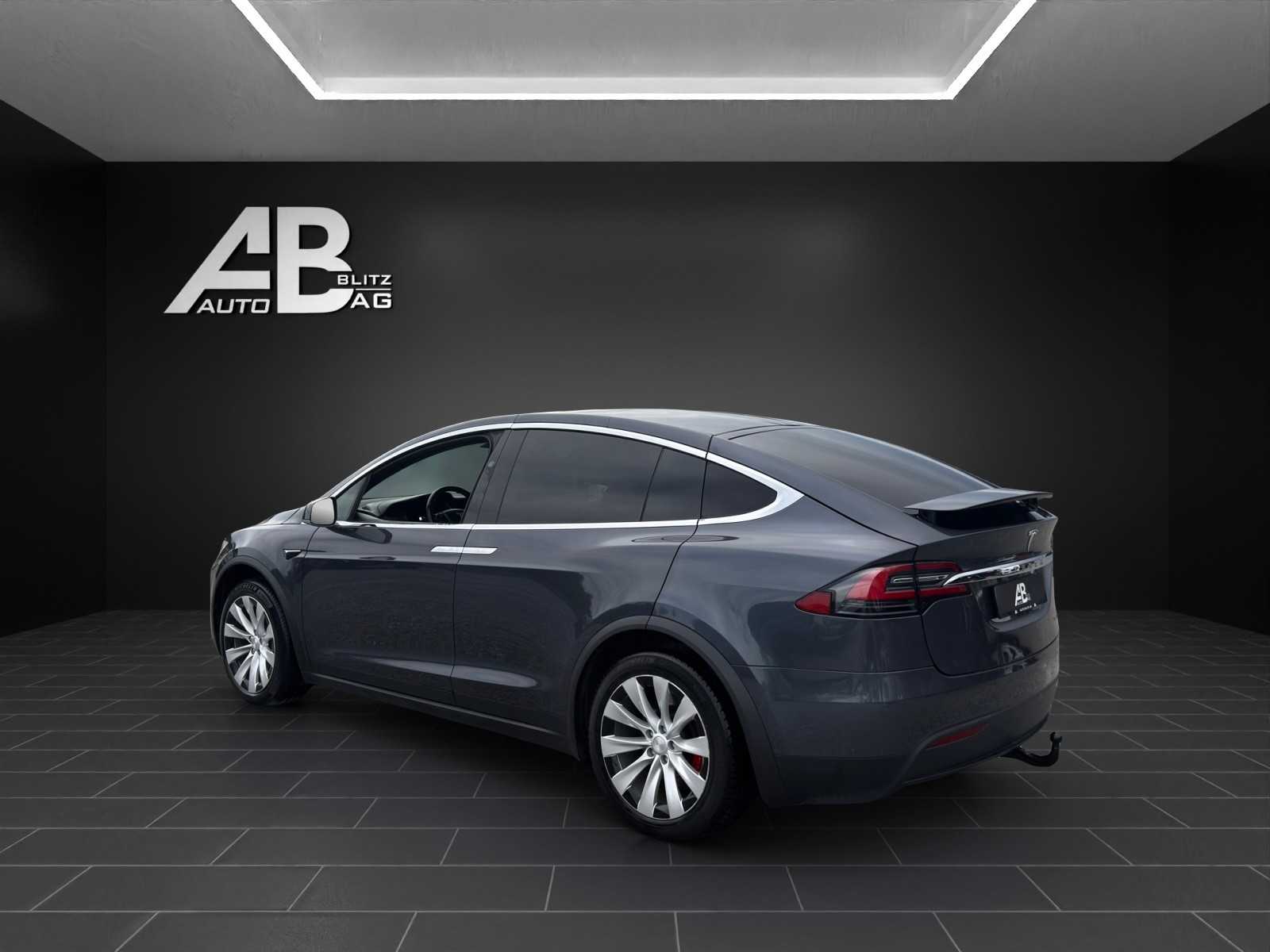 TESLA Model X Performance Ludicrous 4x4 mit 796 PS * 7-Plätzer *-showroom-element-2