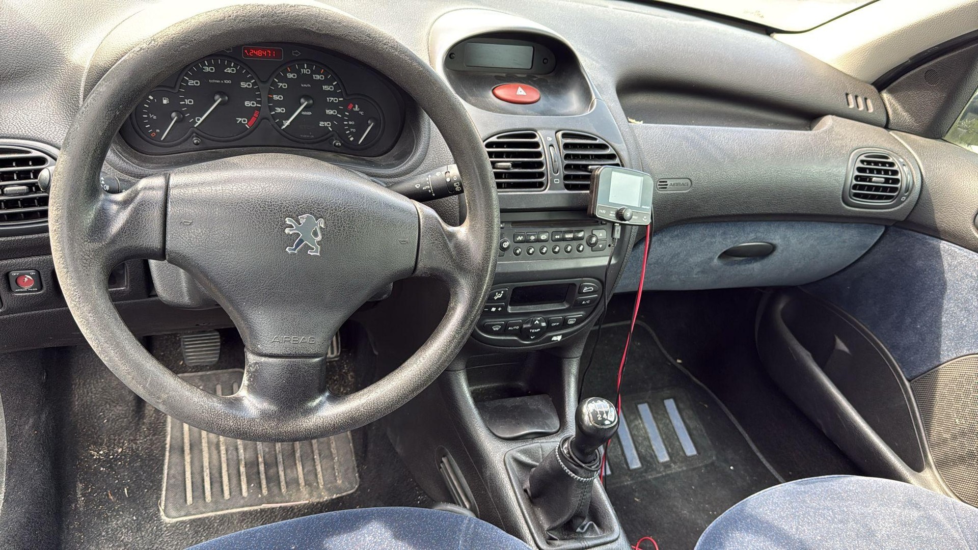 PEUGEOT 206 1.6 16V XS-image-7