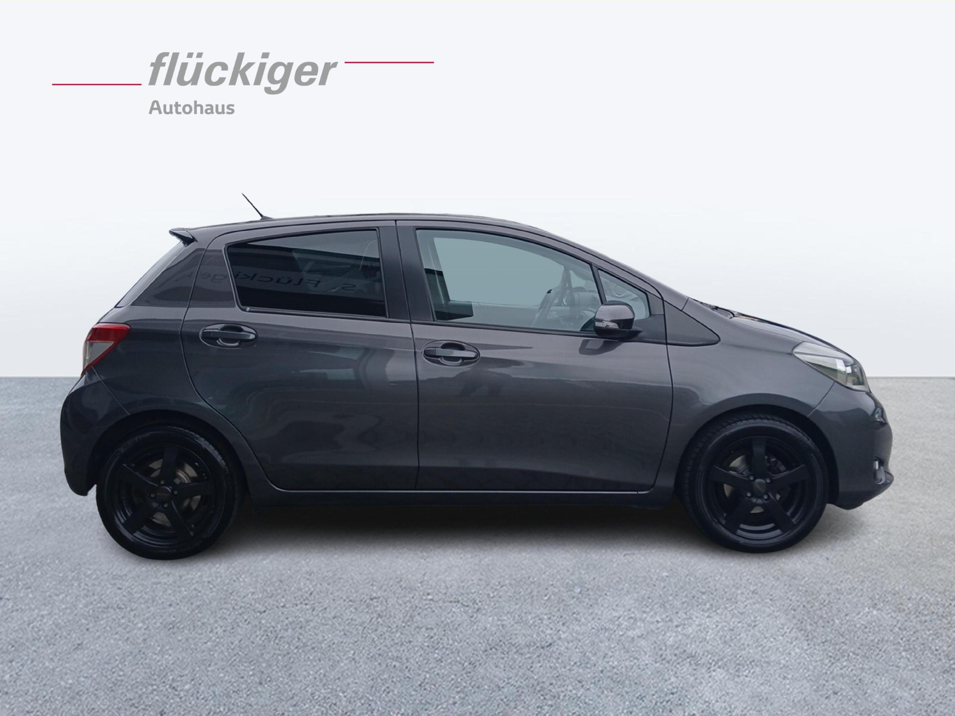 TOYOTA Yaris 1.33 VVT-i Style-showroom-element-3