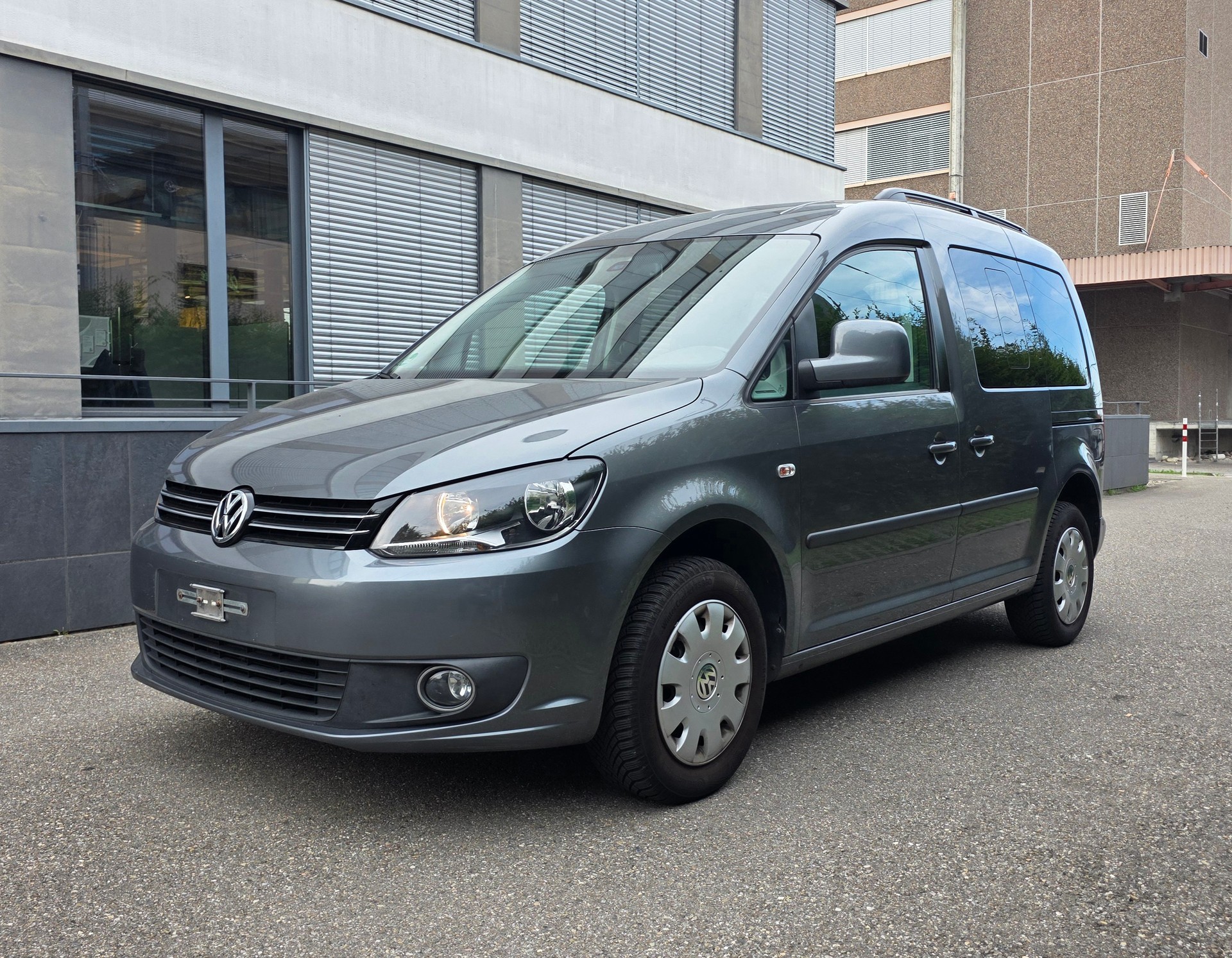 VW Caddy 1.6 TDI CR Highline ADSG-image-3