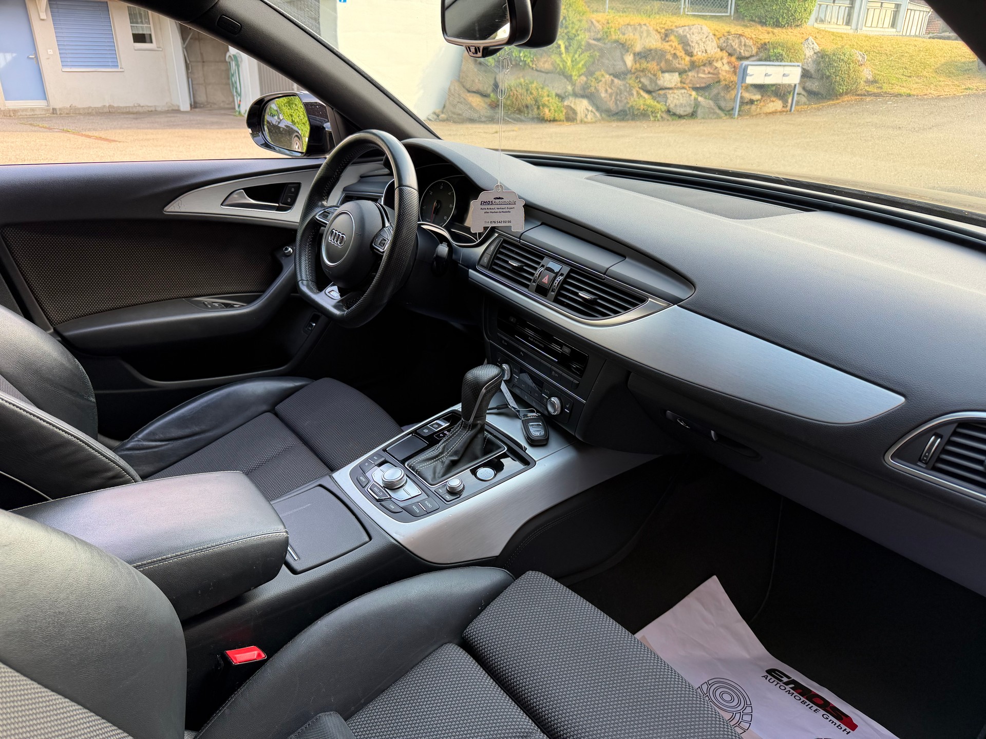 AUDI A6 Avant 2.0 TDI Attraction S-tronic **S-Line**-image-8