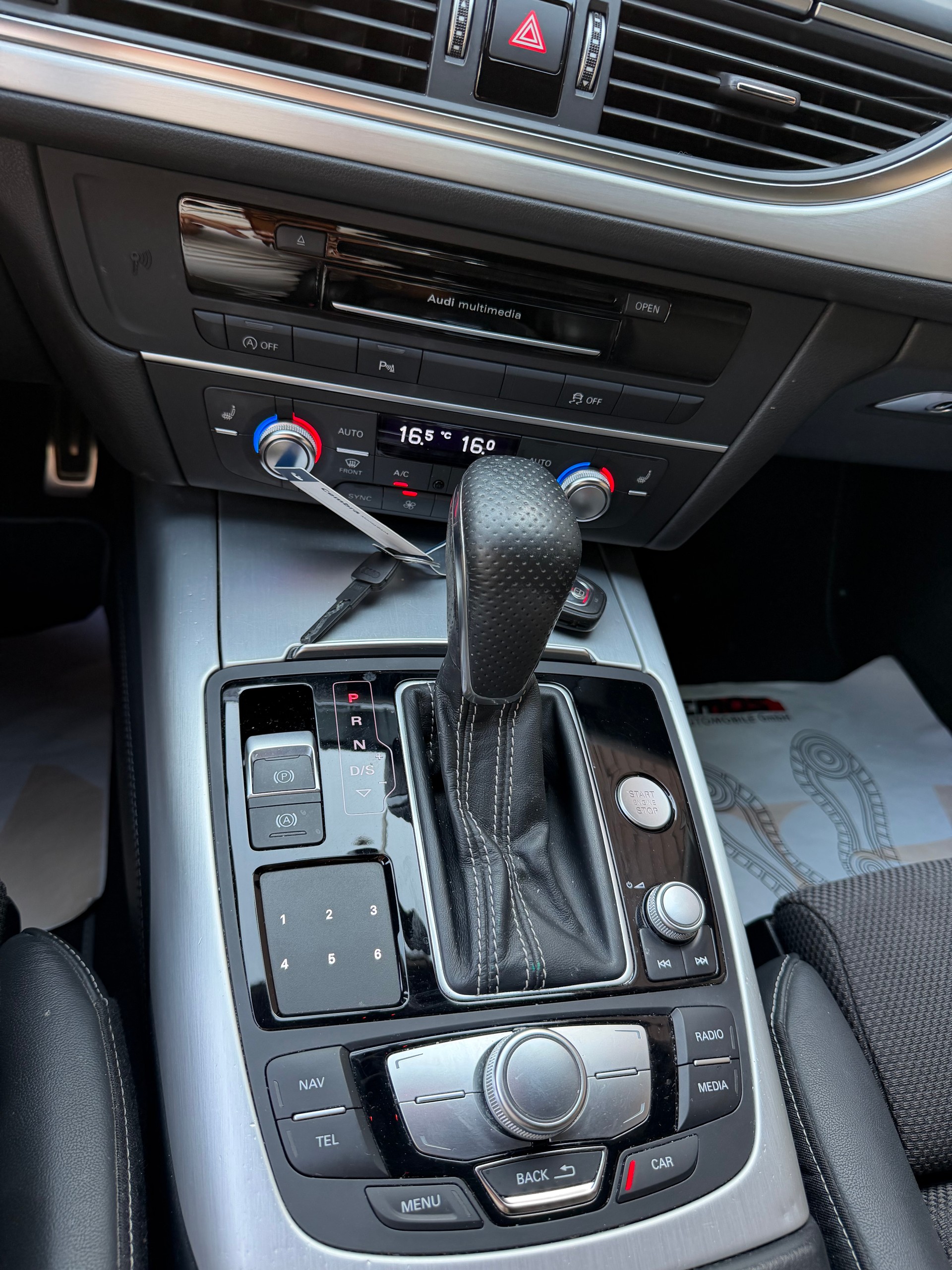AUDI A6 Avant 2.0 TDI Attraction S-tronic **S-Line**-image-12