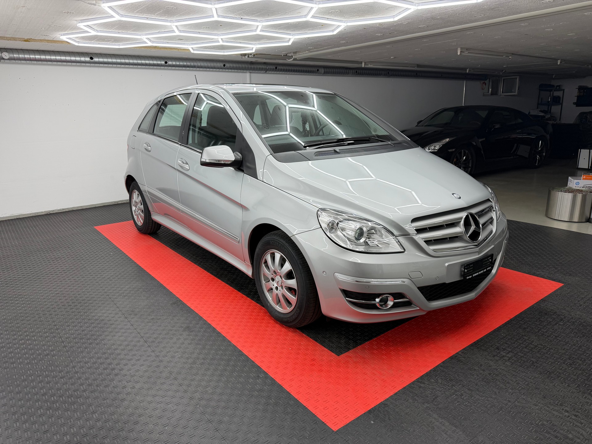 MERCEDES-BENZ B 180 Selection Autotronic-showroom-element-2
