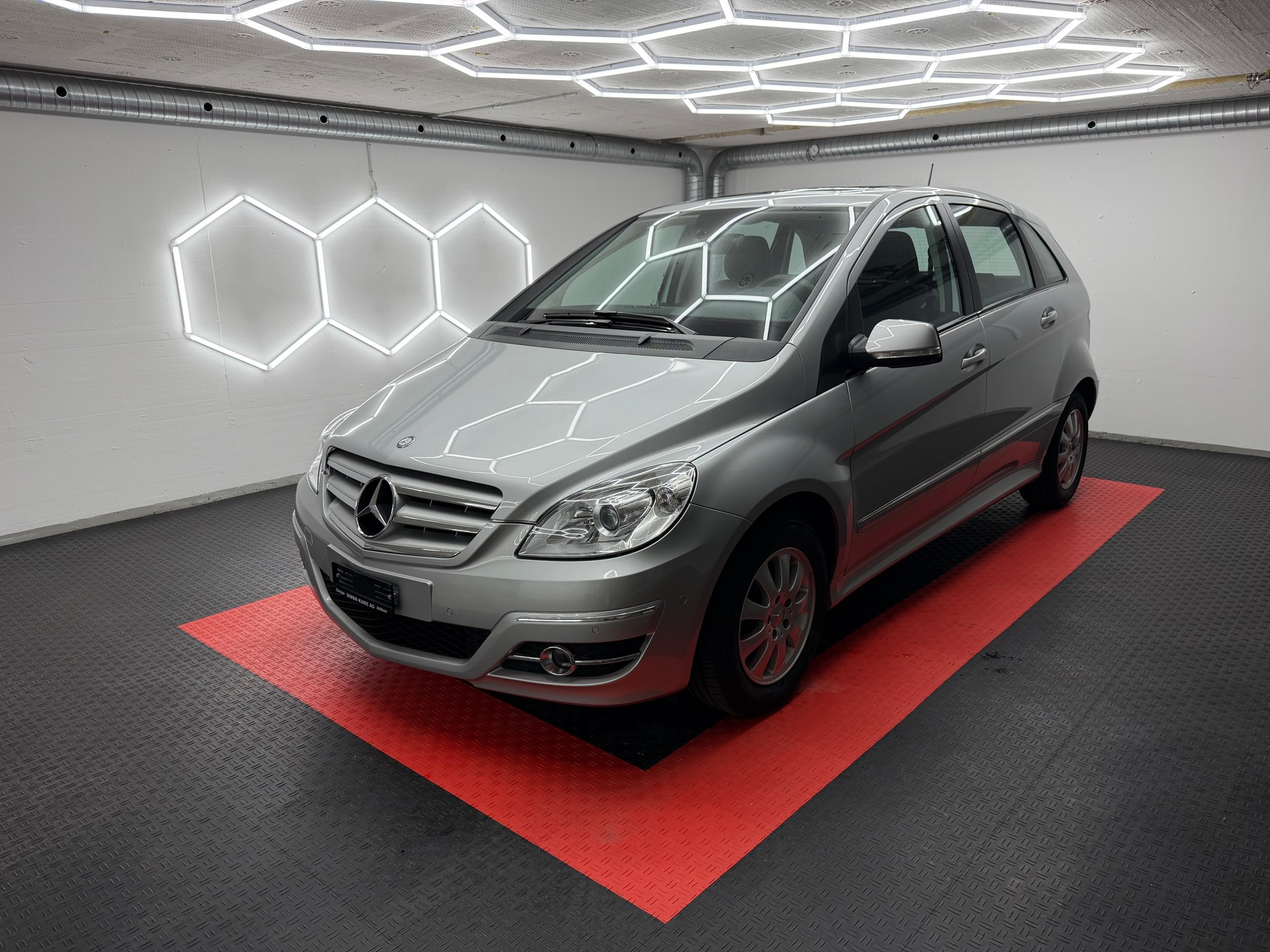 MERCEDES-BENZ B 180 Selection Autotronic