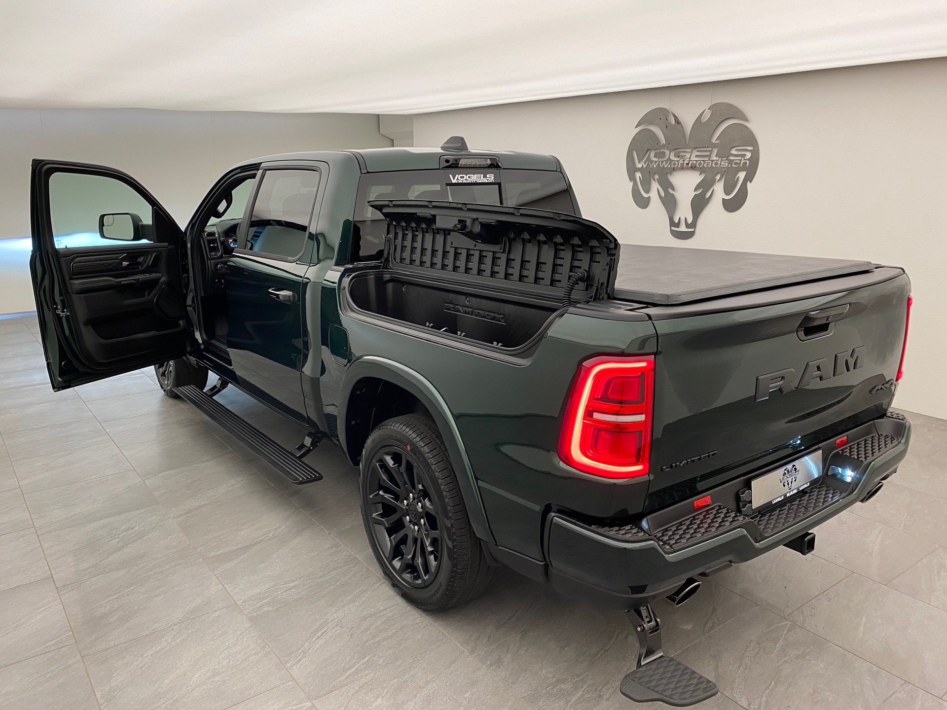 DODGE Ram 1500 5.7 Limited Night eTorque MY 2026-image-15