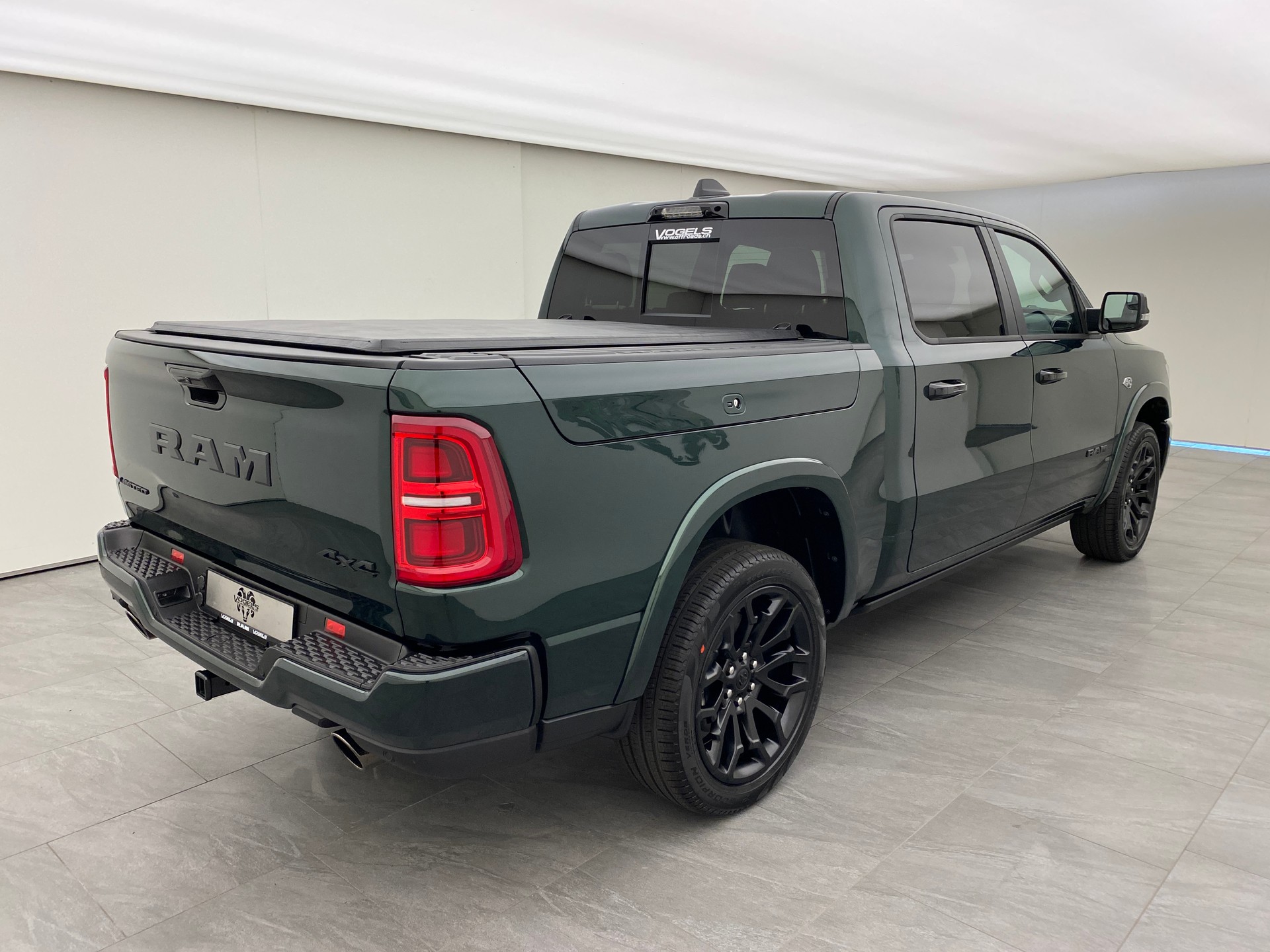 DODGE Ram 1500 5.7 Limited Night eTorque MY 2026-showroom-element-3