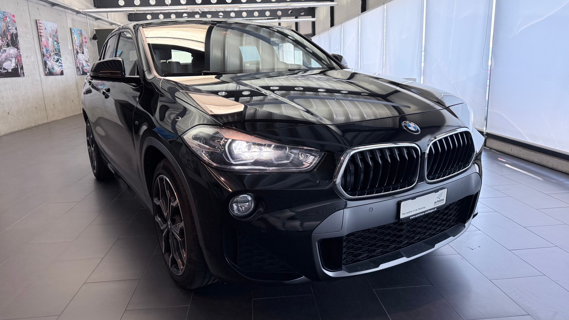 BMW X2 20d xDrive-showroom-element-2