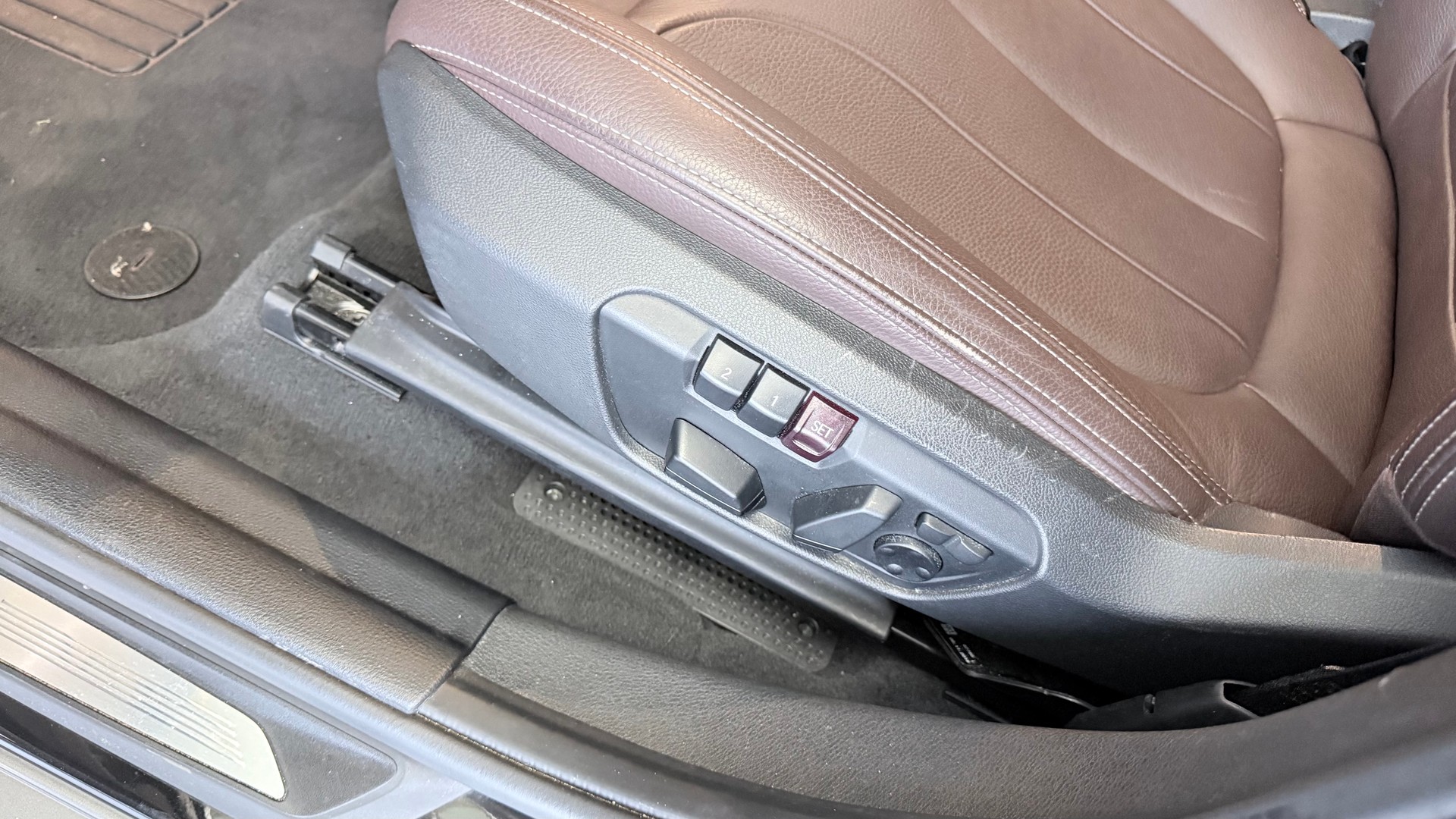 BMW X2 20d xDrive-image-12