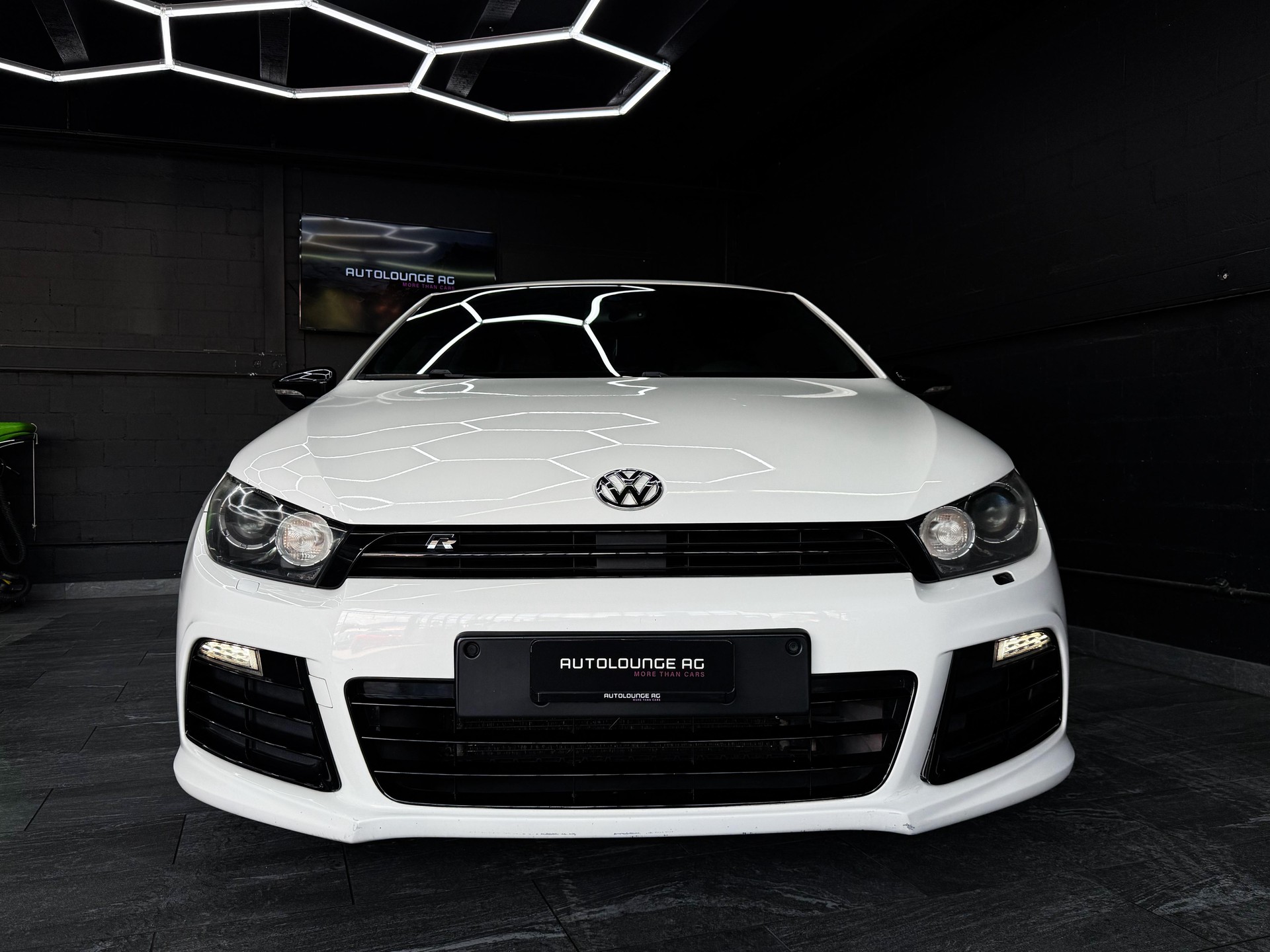 VW Scirocco 2.0 TSI R DSG-showroom-element-2