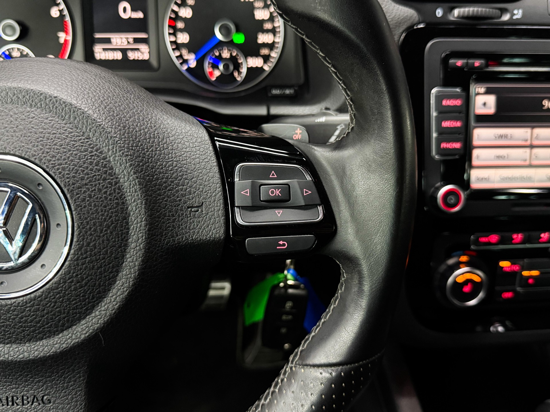 VW Scirocco 2.0 TSI R DSG-image-12