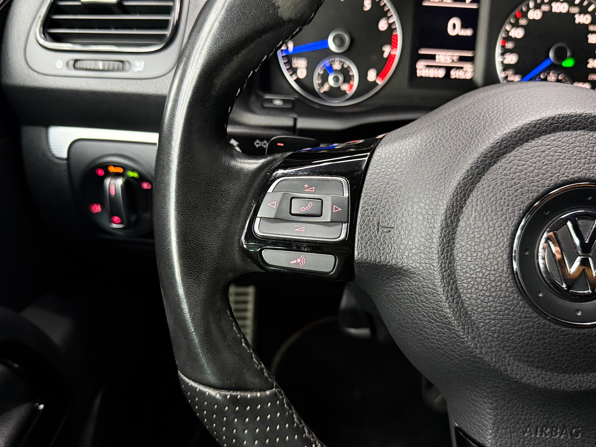 VW Scirocco 2.0 TSI R DSG-image-11