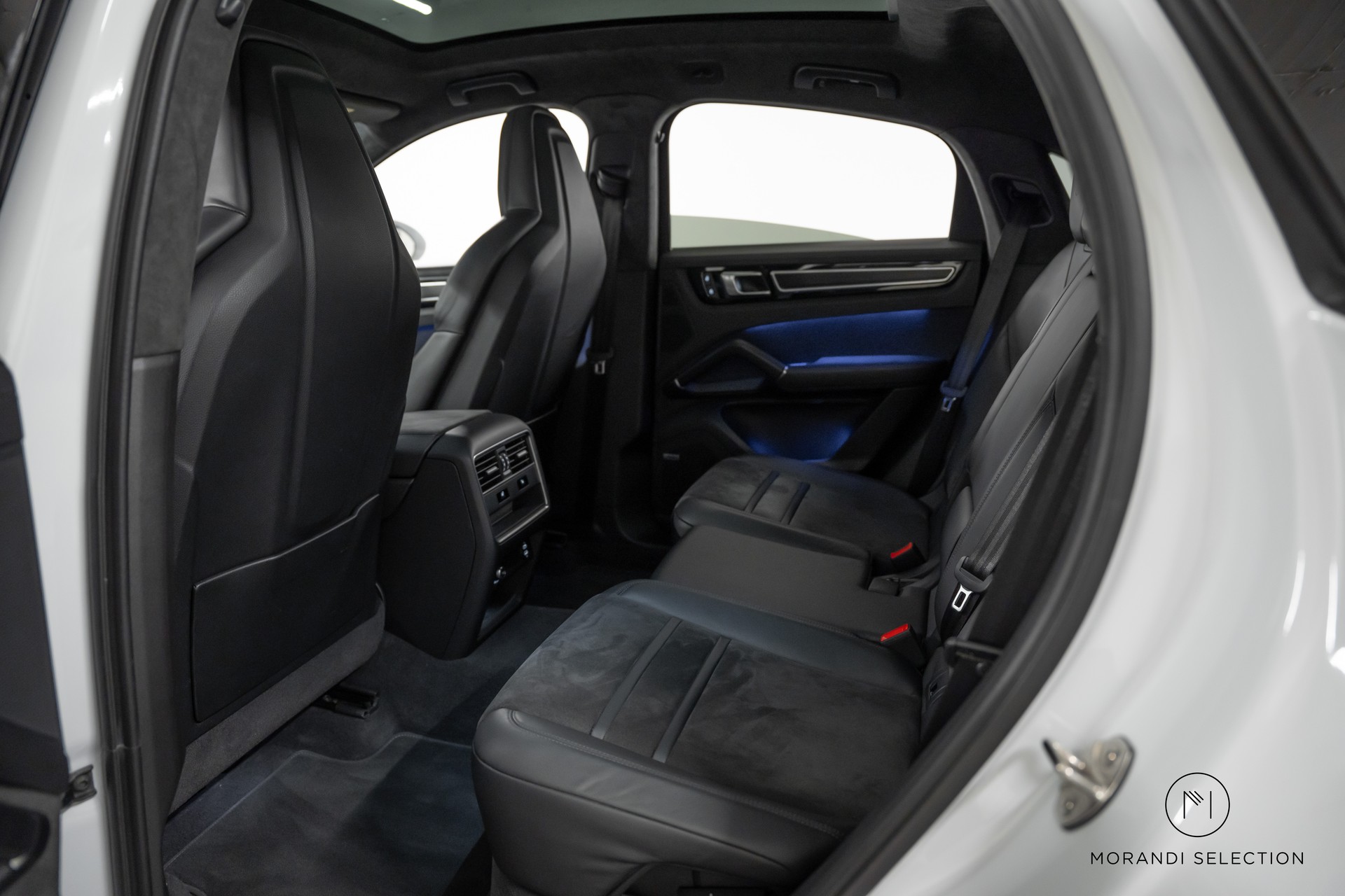 PORSCHE Cayenne Coupé 4.0 V8 GTS-image-15