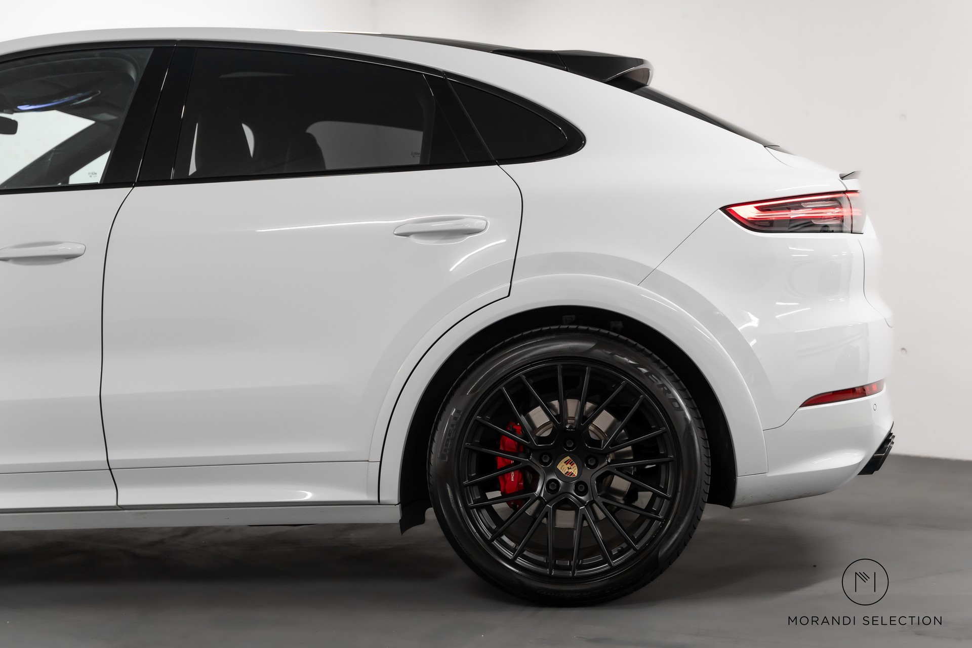 PORSCHE Cayenne Coupé 4.0 V8 GTS-image-6