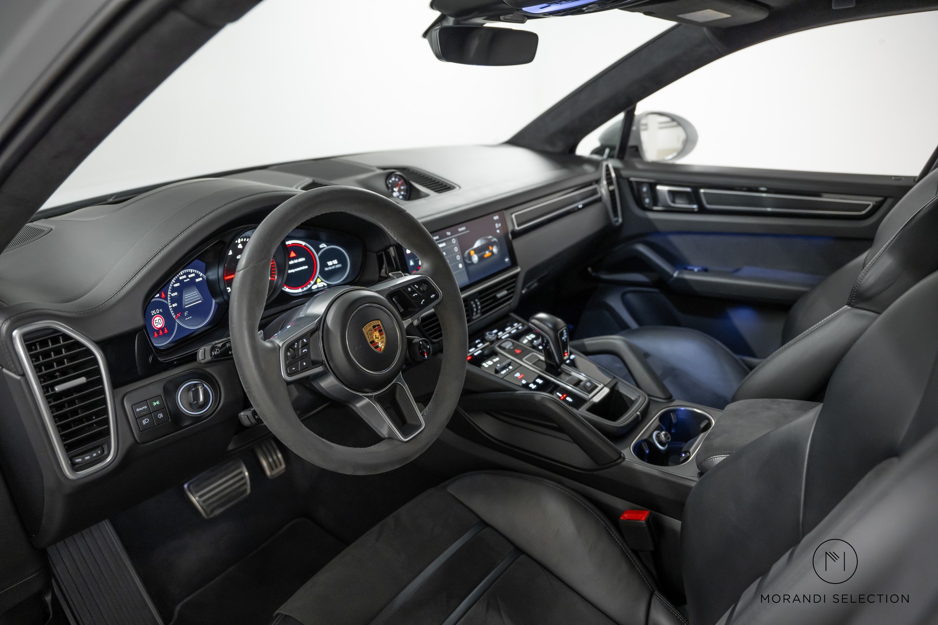 PORSCHE Cayenne Coupé 4.0 V8 GTS-image-10