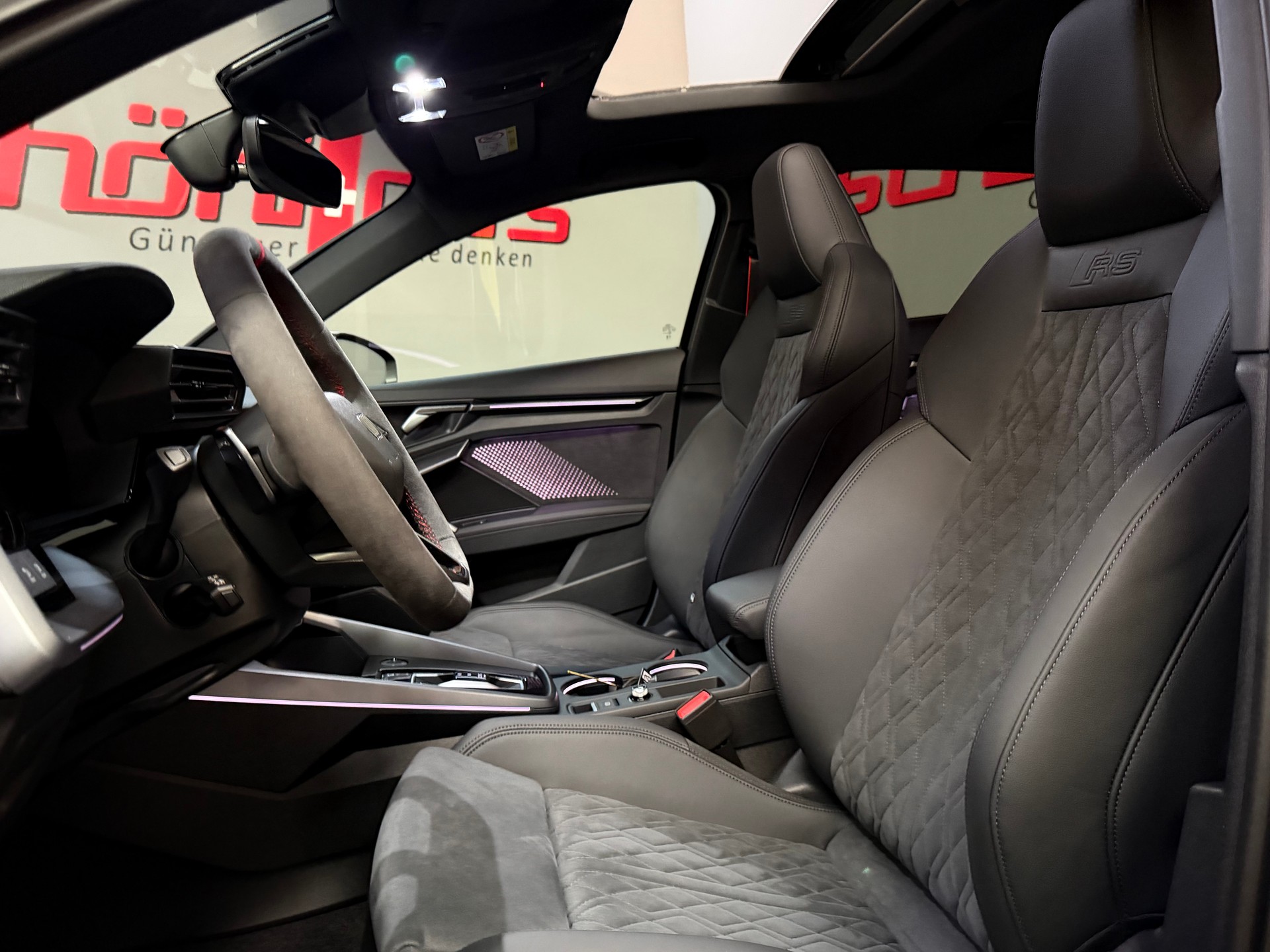 AUDI RS3 Sportback 2.5 TSI quattro S-tronic-image-14