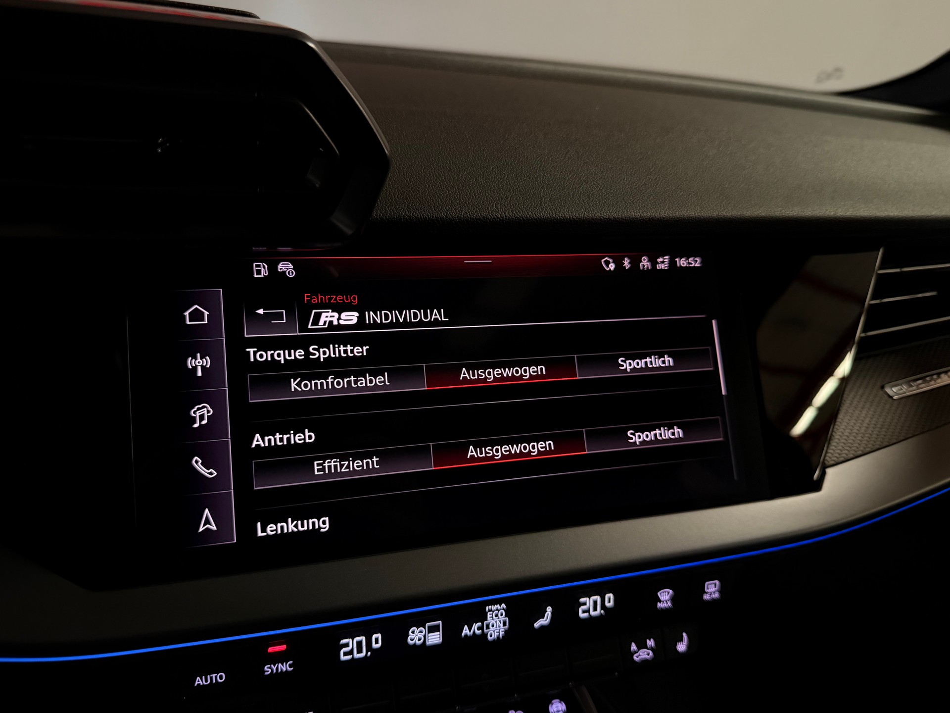 AUDI RS3 Sportback 2.5 TSI quattro S-tronic-image-33