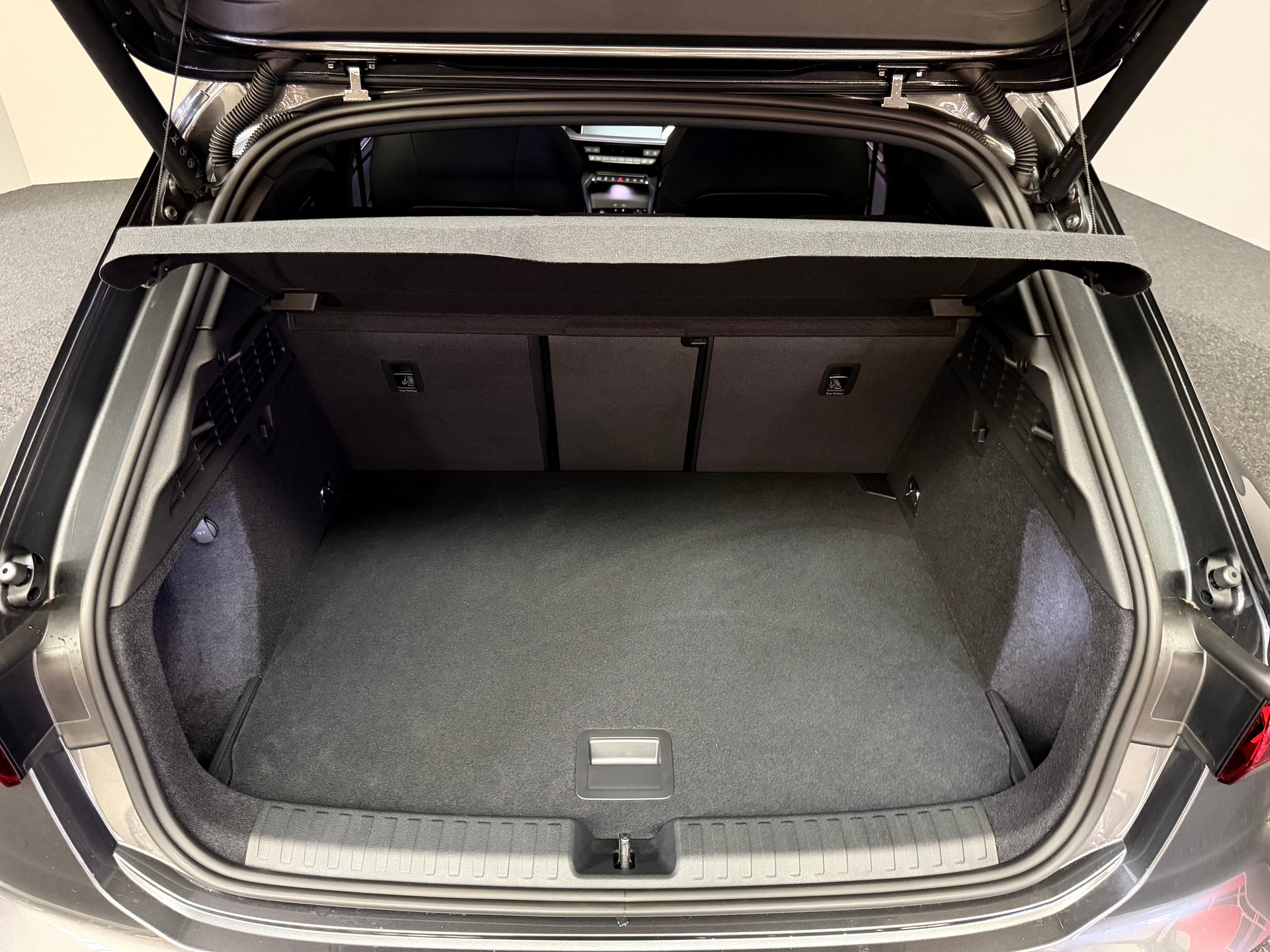 AUDI RS3 Sportback 2.5 TSI quattro S-tronic-image-11