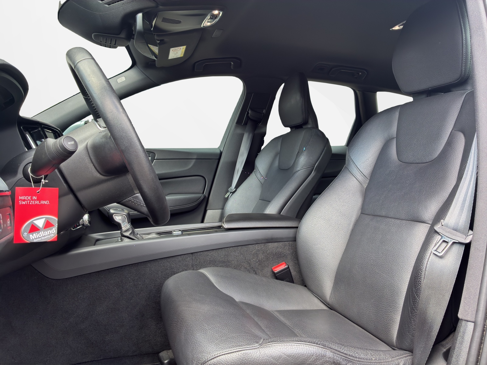VOLVO XC60 2.0 D4 Momentum AWD-image-9