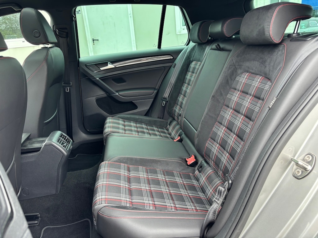 VW Golf 2.0 TSI GTI Performance DSG-image-15