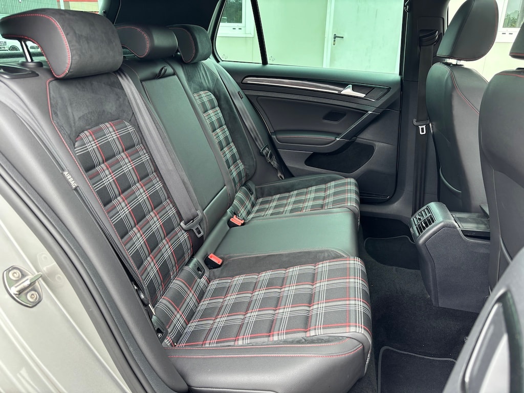 VW Golf 2.0 TSI GTI Performance DSG-image-16