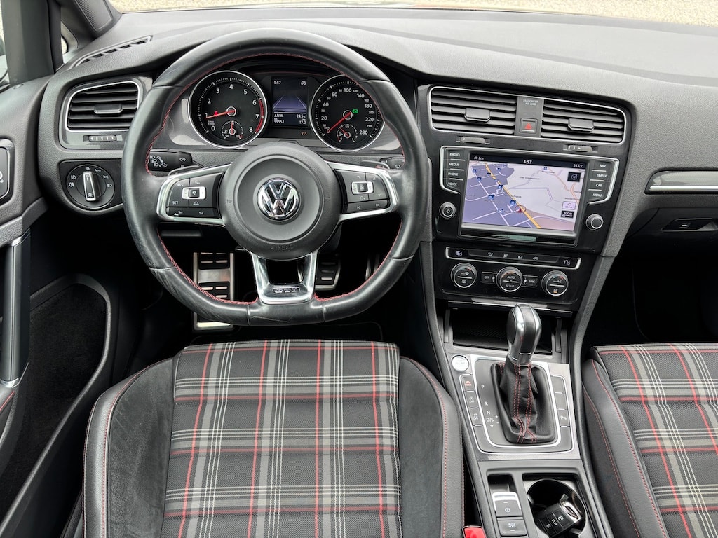 VW Golf 2.0 TSI GTI Performance DSG-image-10