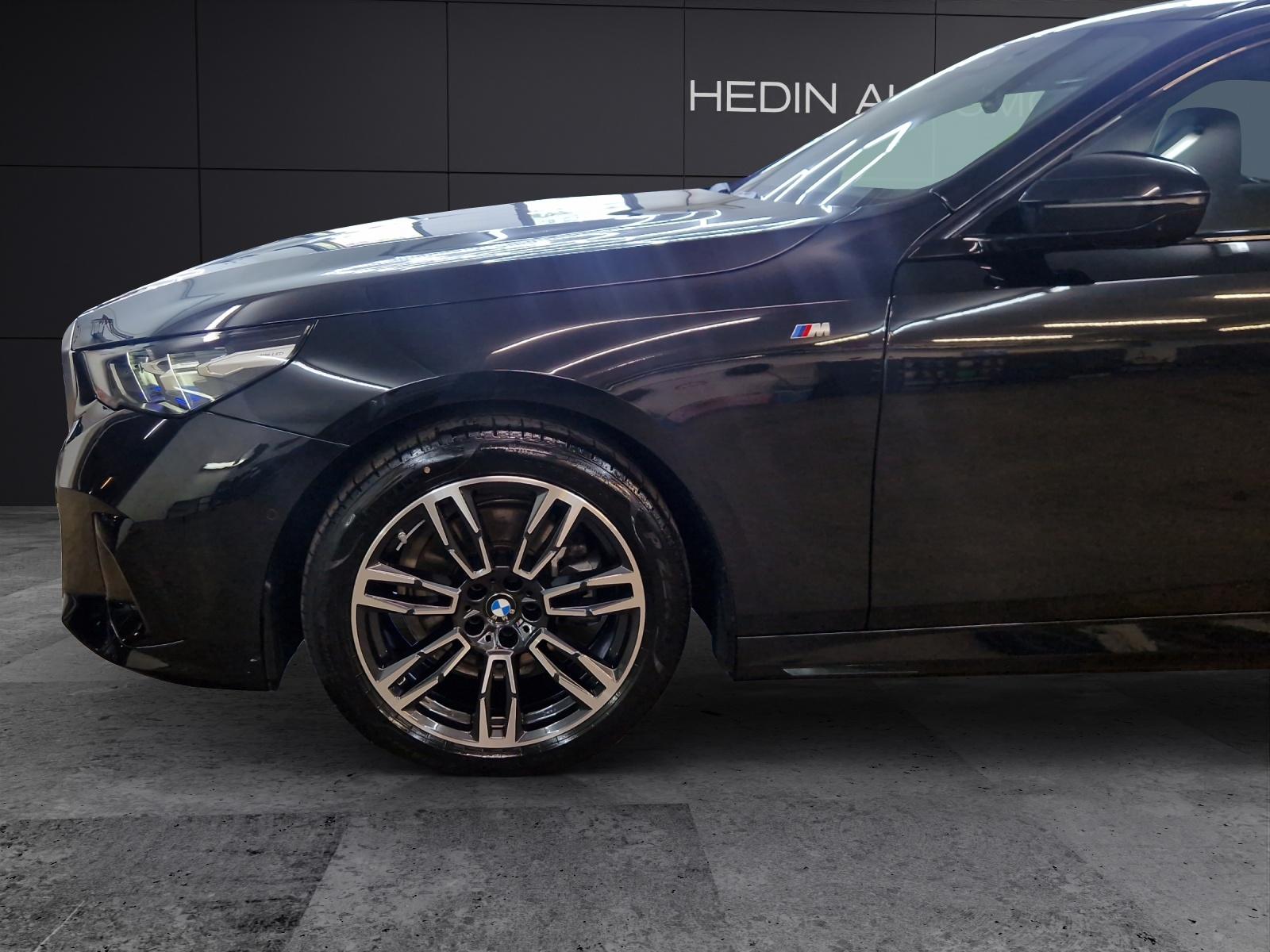 BMW 520d xDrive Touring-image-8