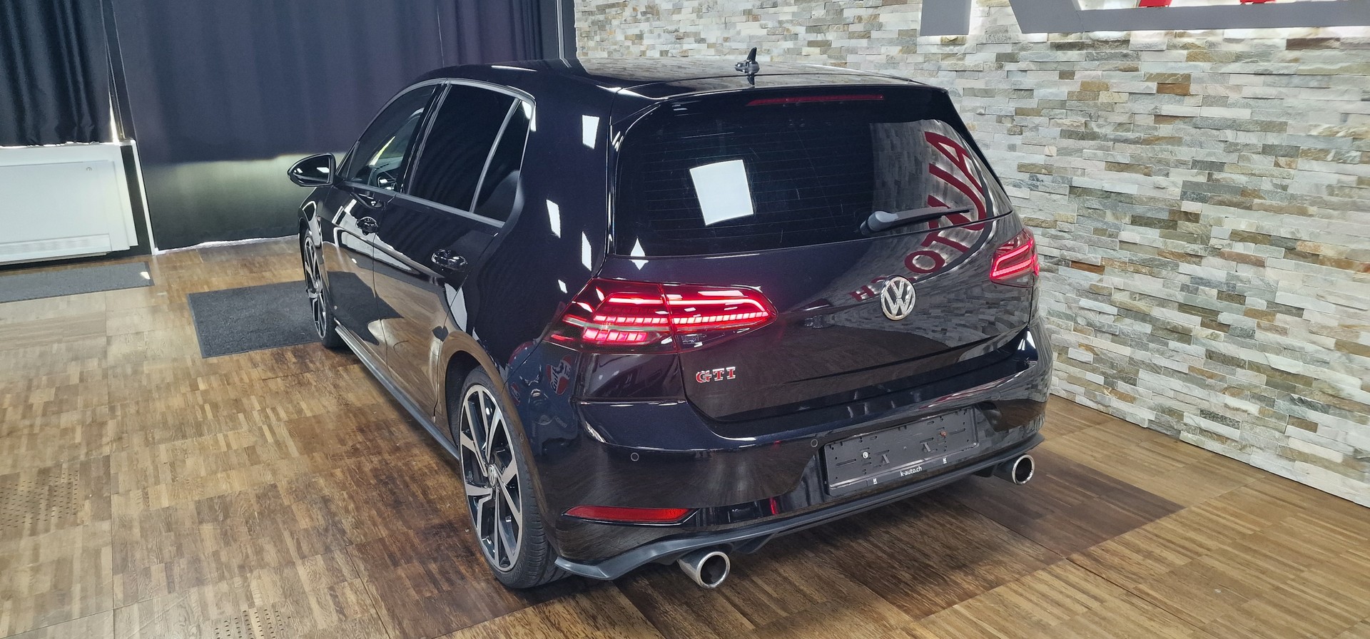 VW Golf 2.0 TSI GTI Performance DSG-showroom-element-1