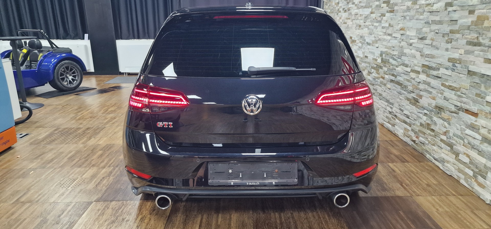 VW Golf 2.0 TSI GTI Performance DSG-showroom-element-2