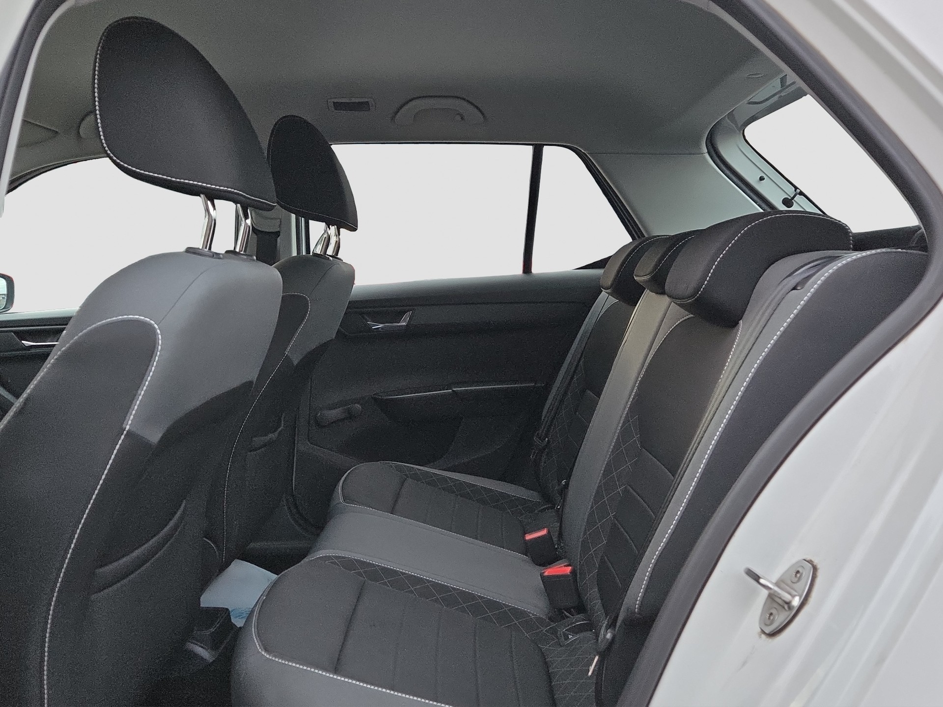 SKODA Fabia 1.0 MPI Ambition-image-10