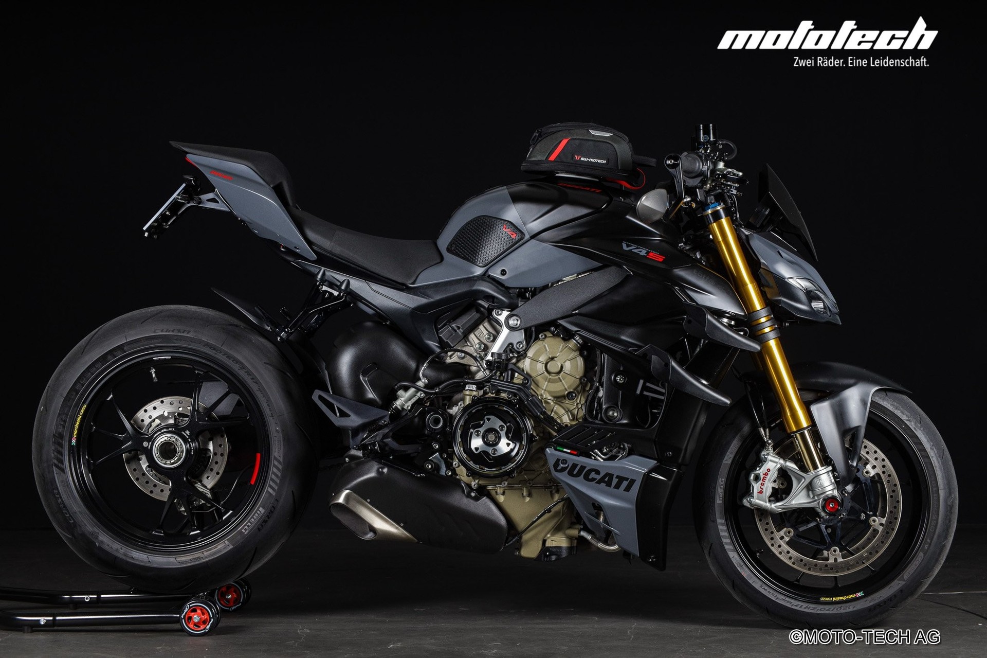DUCATI Streetfighter V4 S-image-1