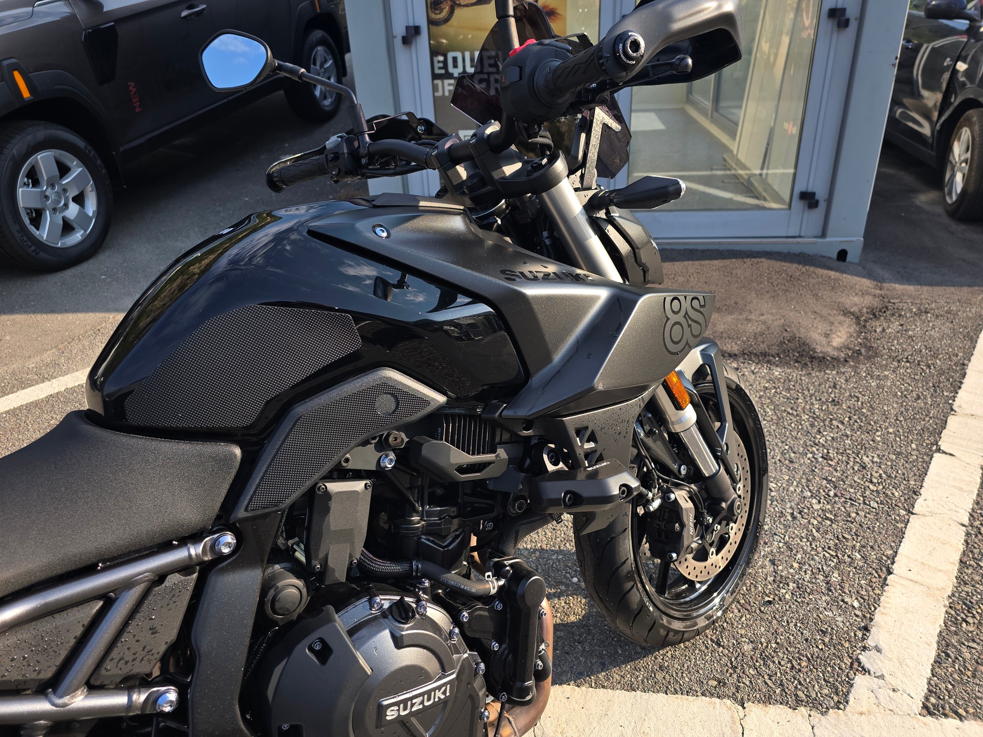 SUZUKI GSX 8 S-image-3