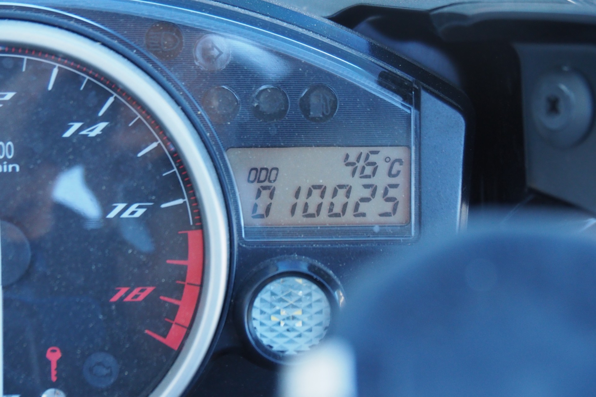 YAMAHA YZF-R6-image-6