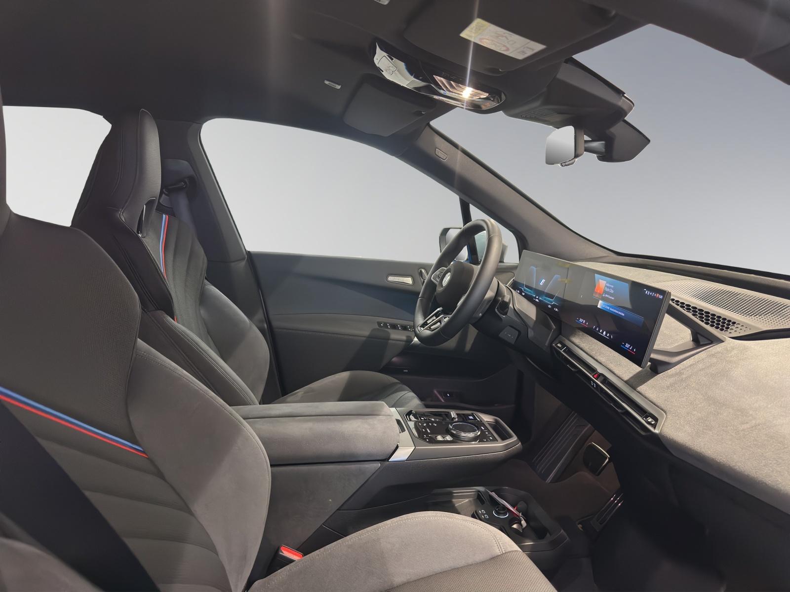 BMW iX xDrive60-image-18